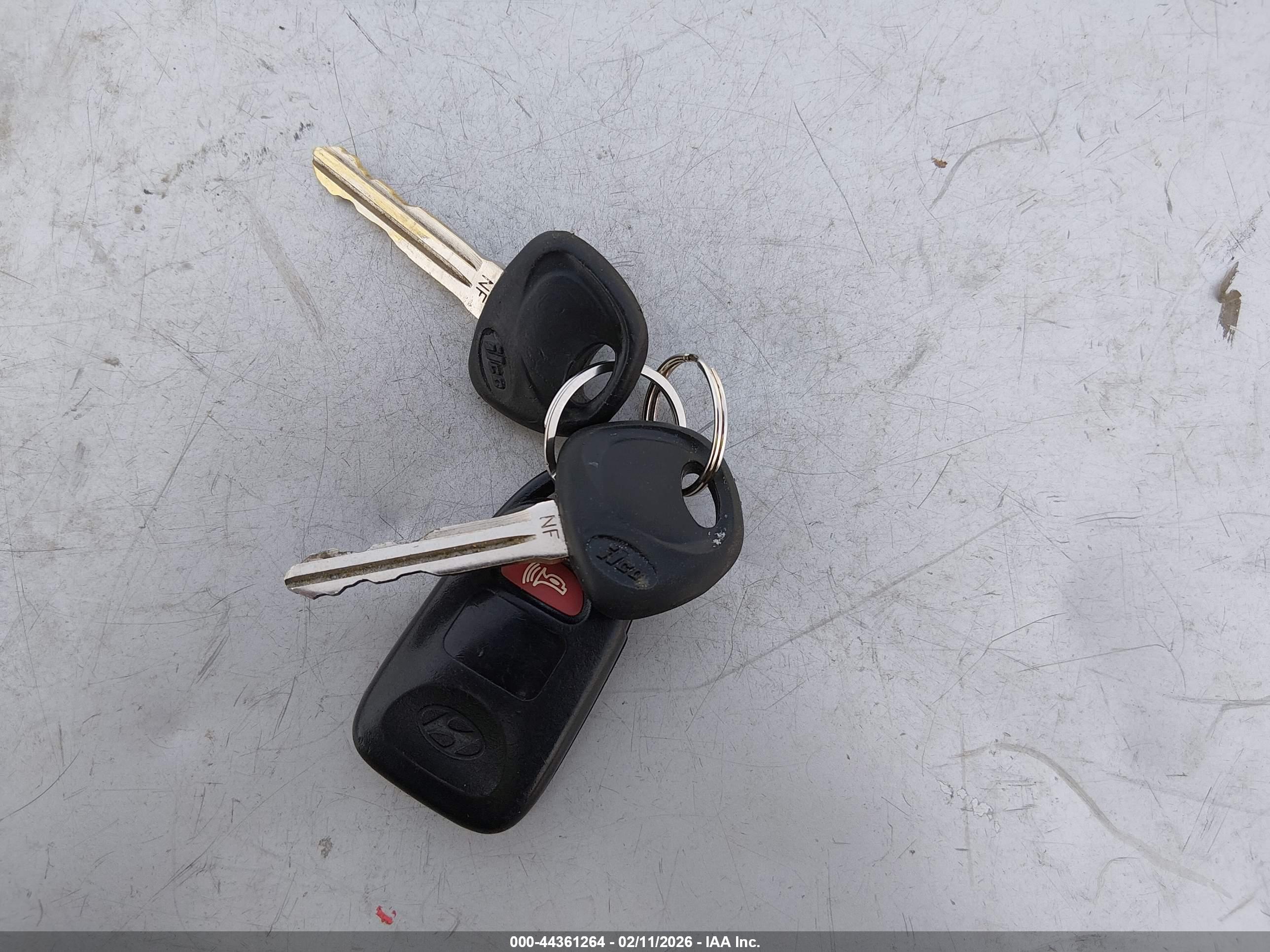HYUNDAI ELANTRA image 11