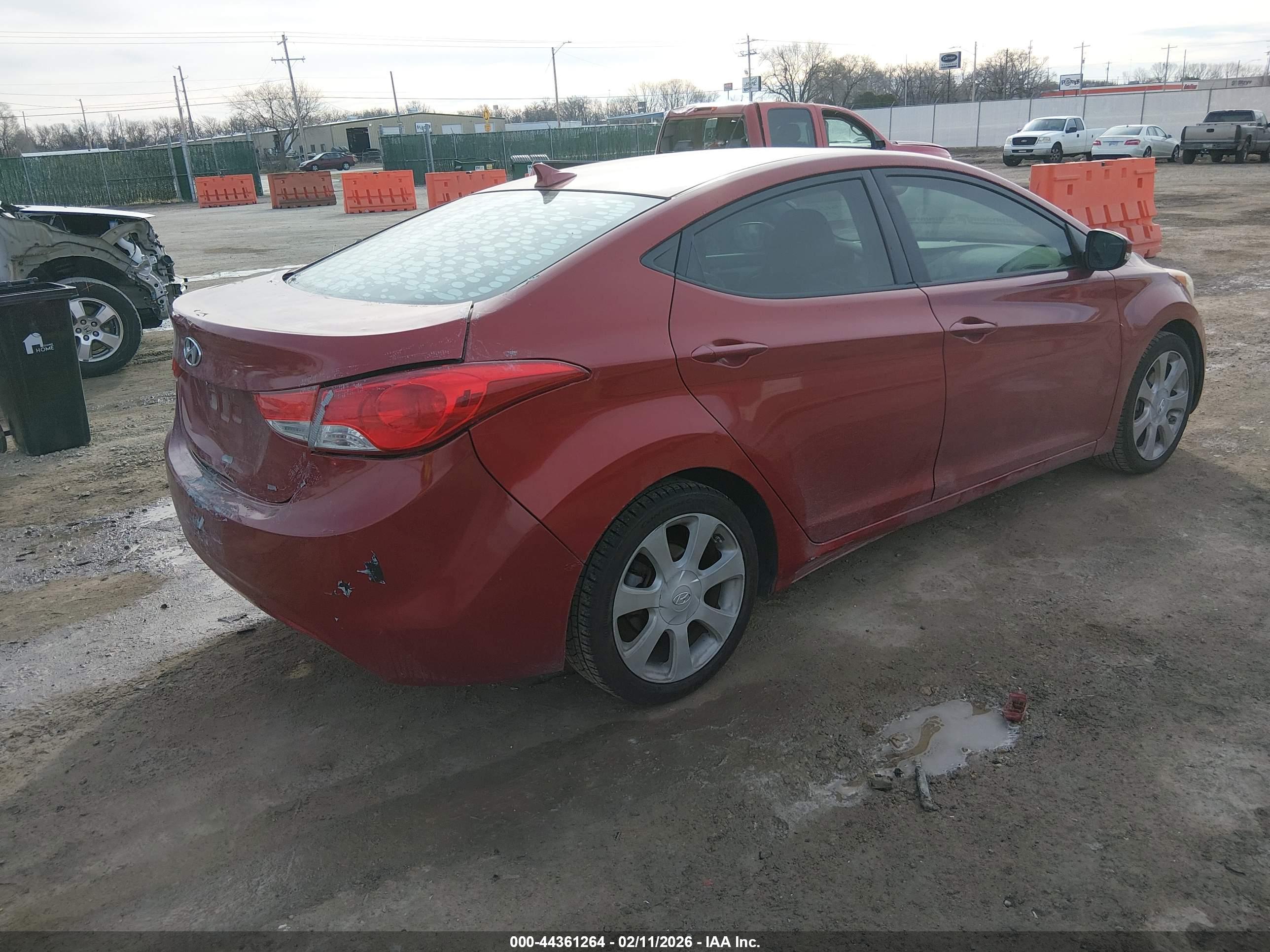 HYUNDAI ELANTRA image 4
