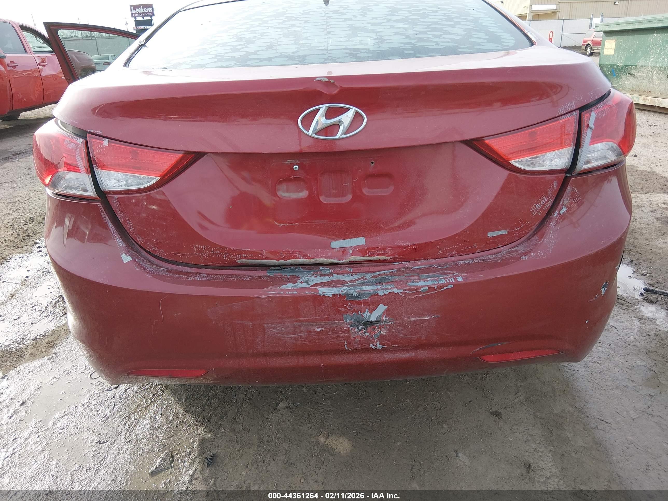 HYUNDAI ELANTRA image 6