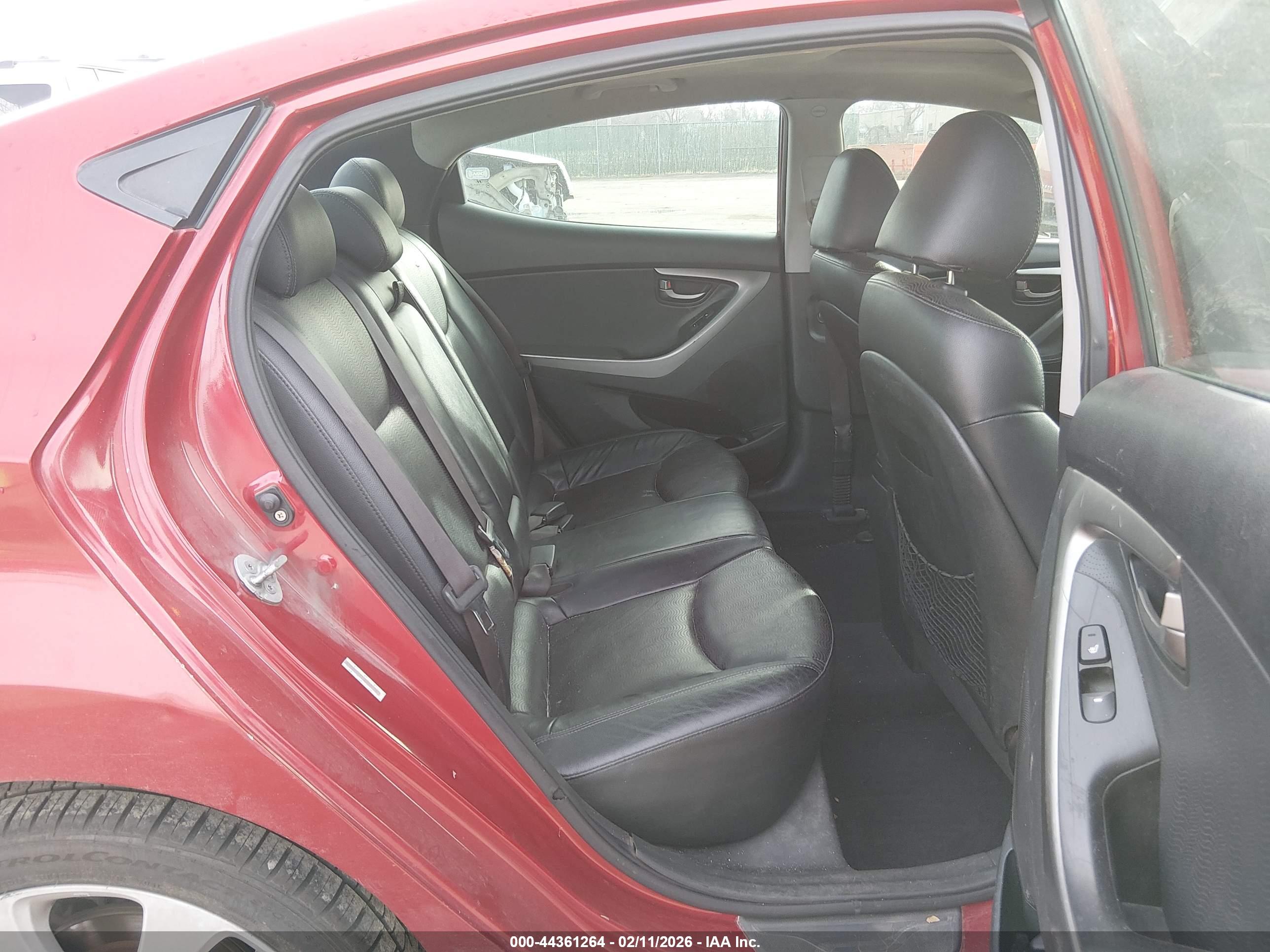 HYUNDAI ELANTRA image 8