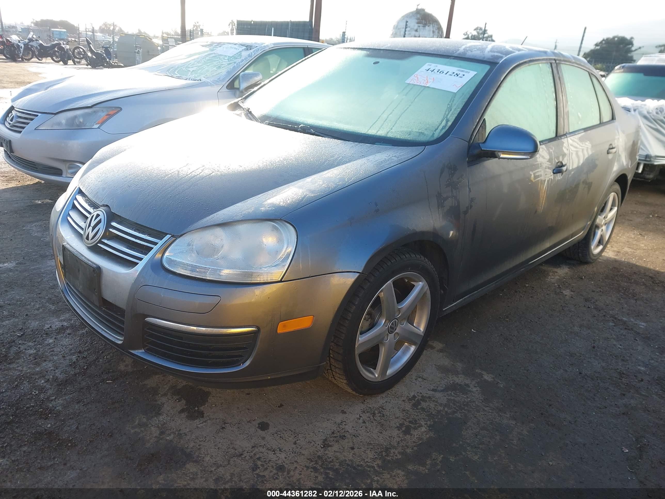 VOLKSWAGEN JETTA image 2