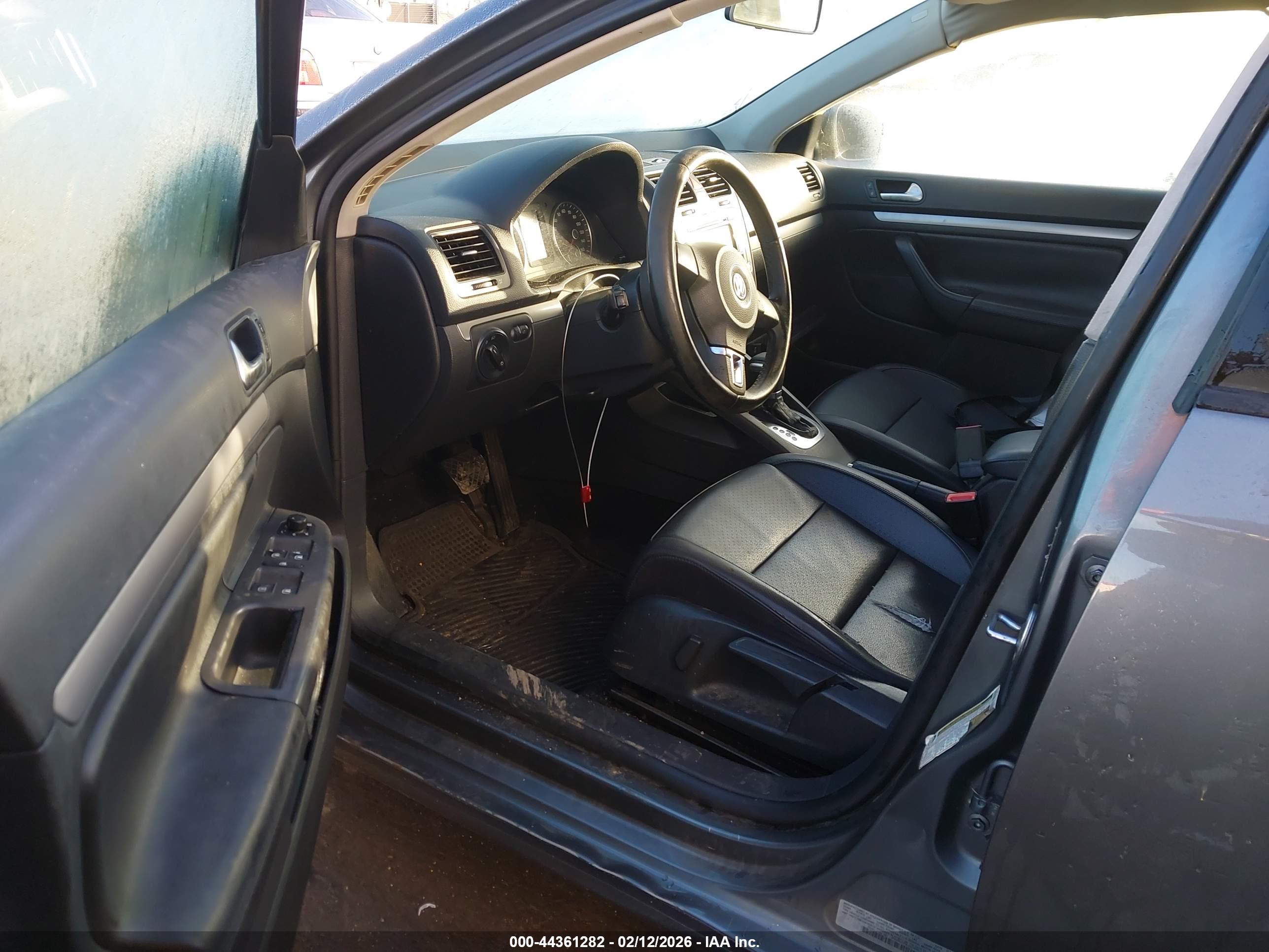 VOLKSWAGEN JETTA image 5