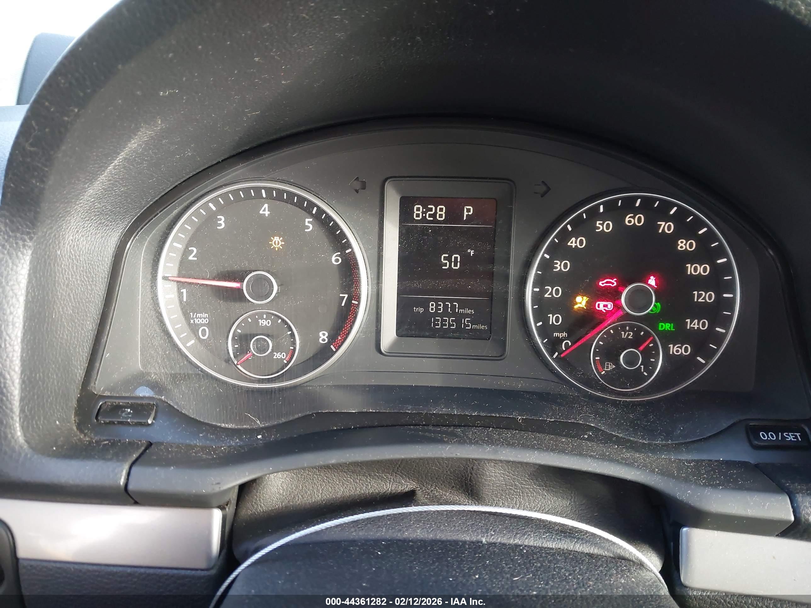 VOLKSWAGEN JETTA image 7