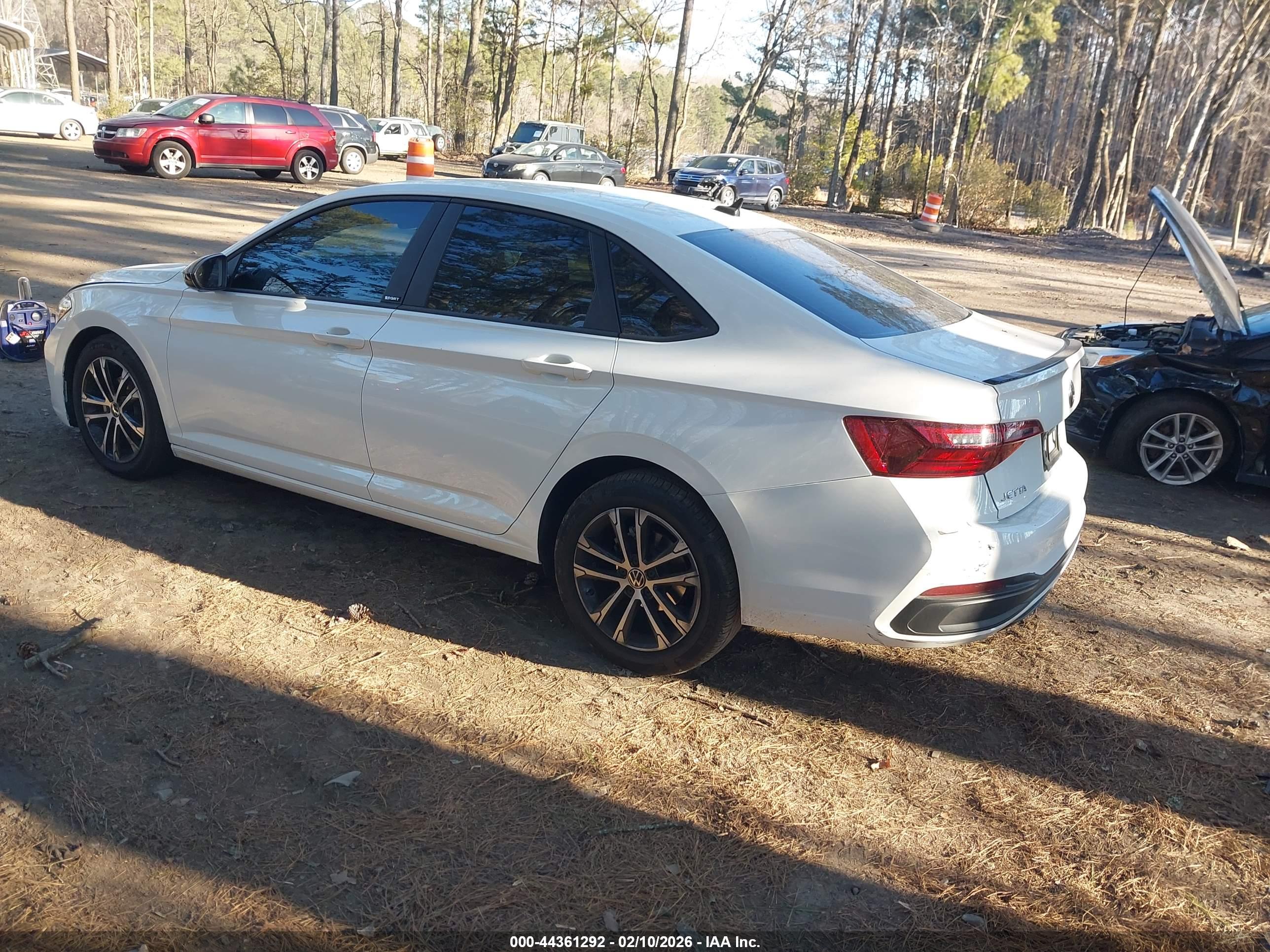 VOLKSWAGEN JETTA image 3