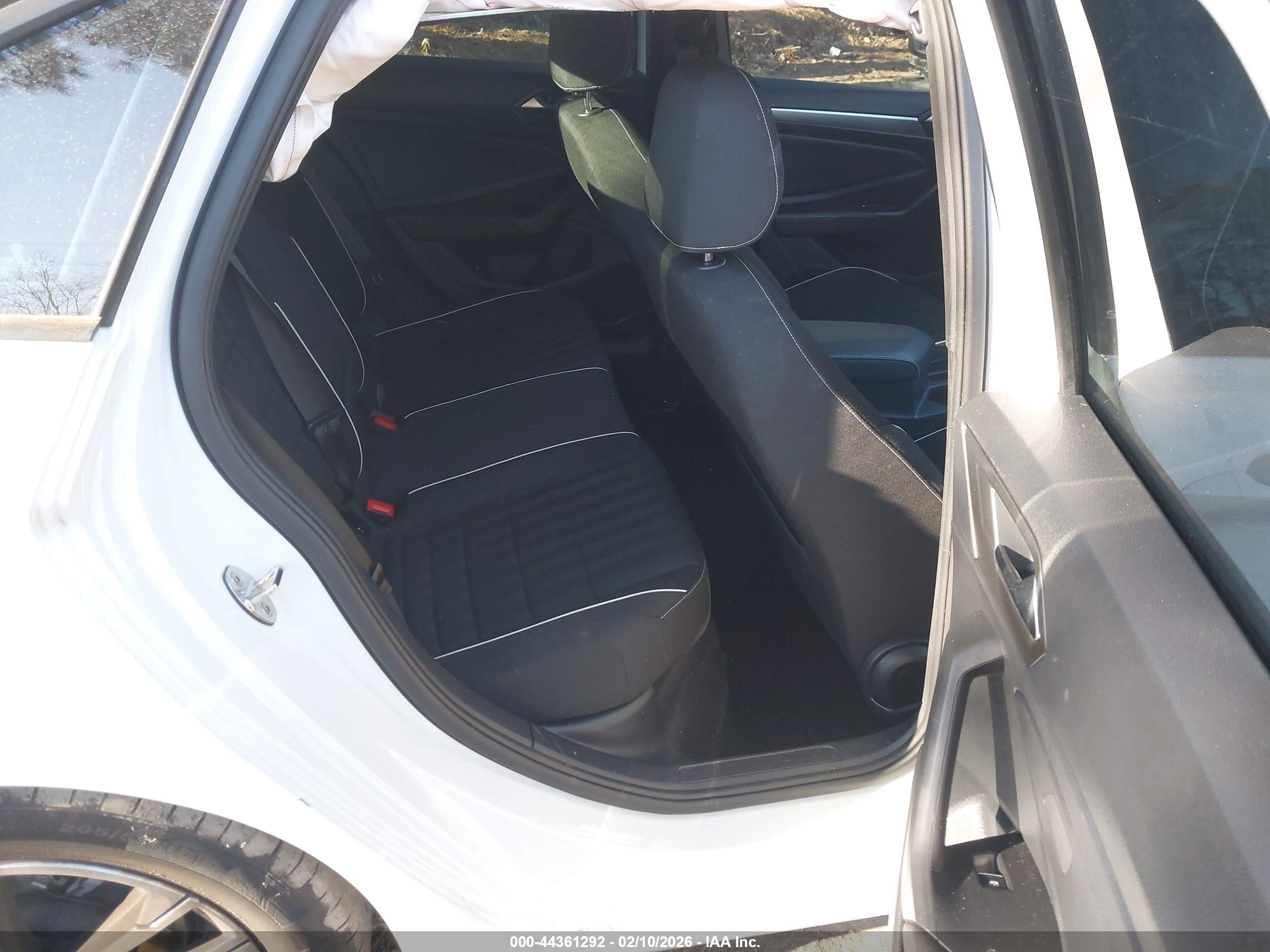VOLKSWAGEN JETTA image 8