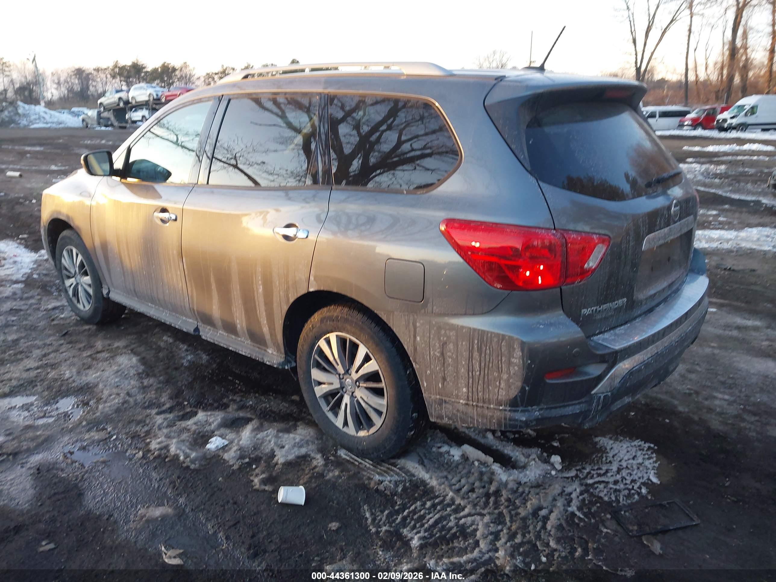NISSAN PATHFINDER image 3