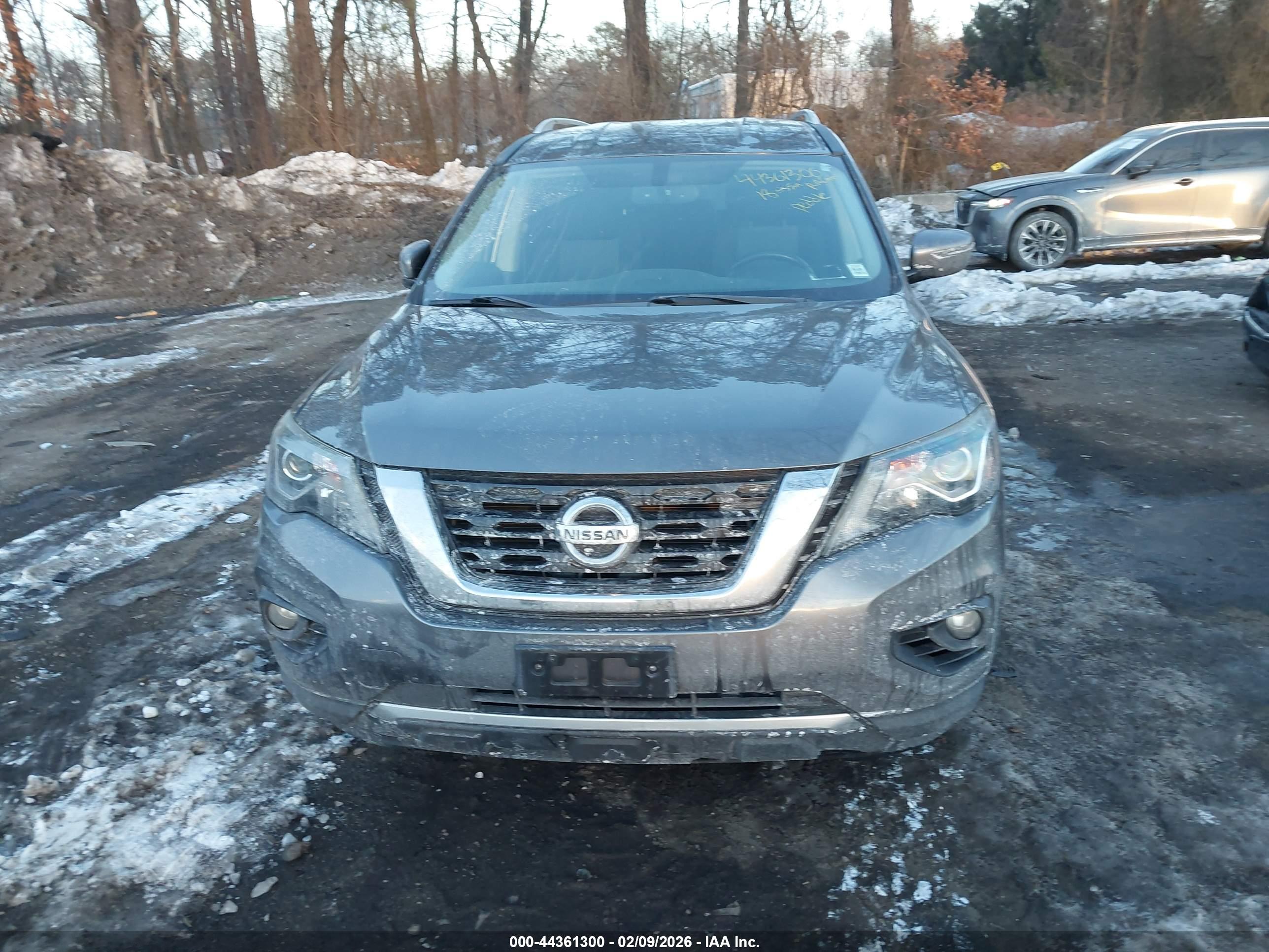 NISSAN PATHFINDER image 6