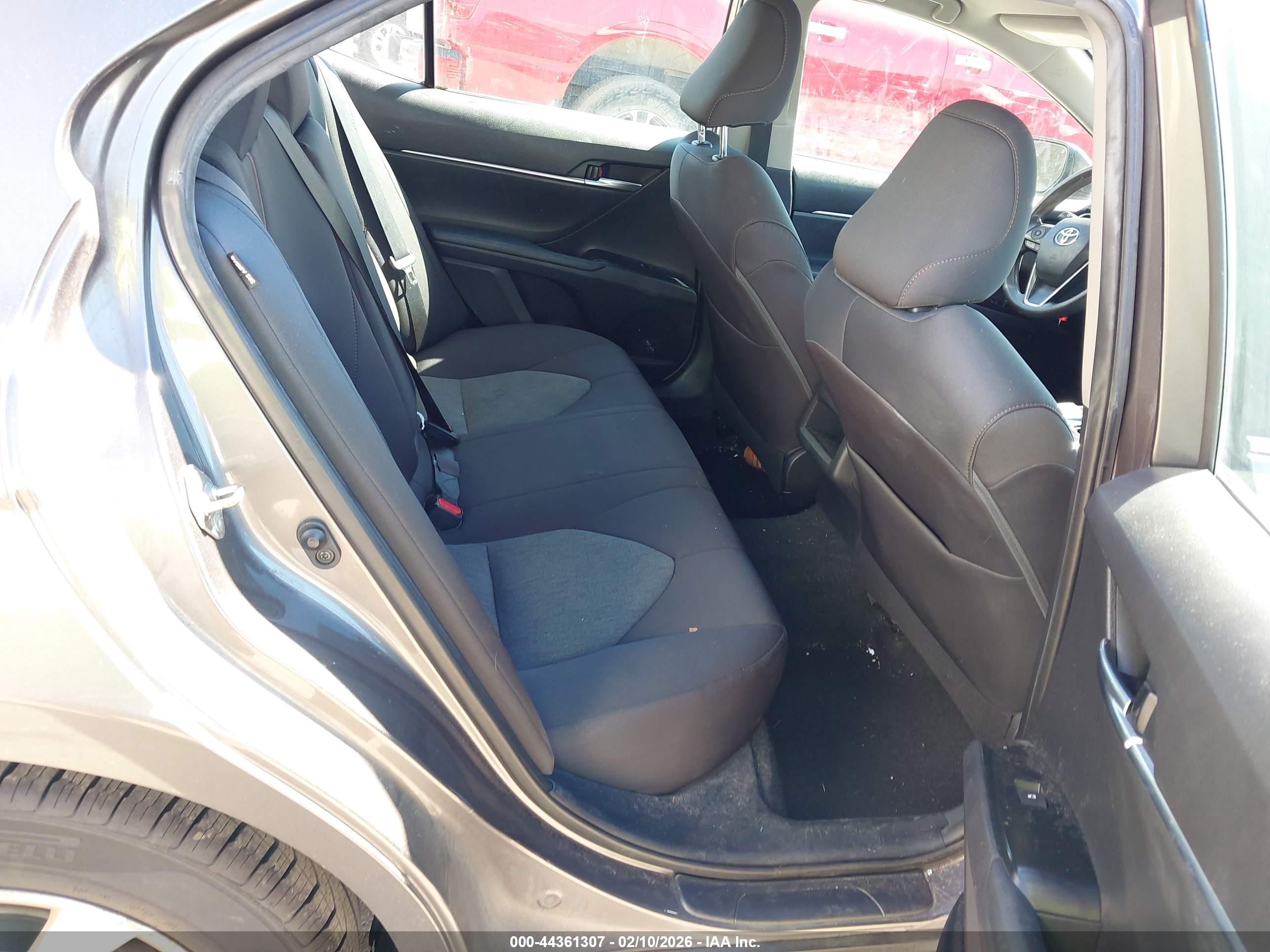 TOYOTA CAMRY image 8