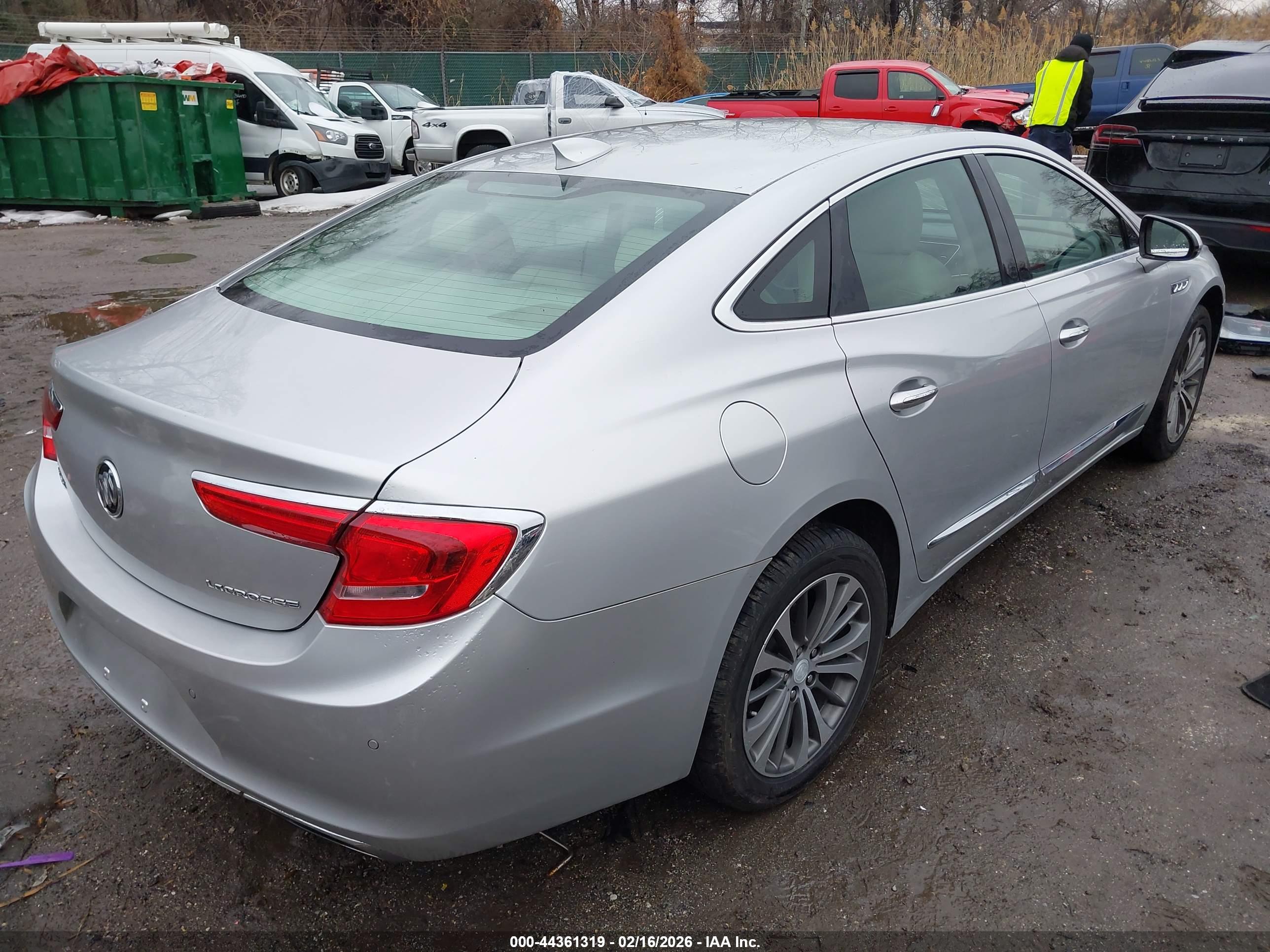 BUICK LACROSSE image 4
