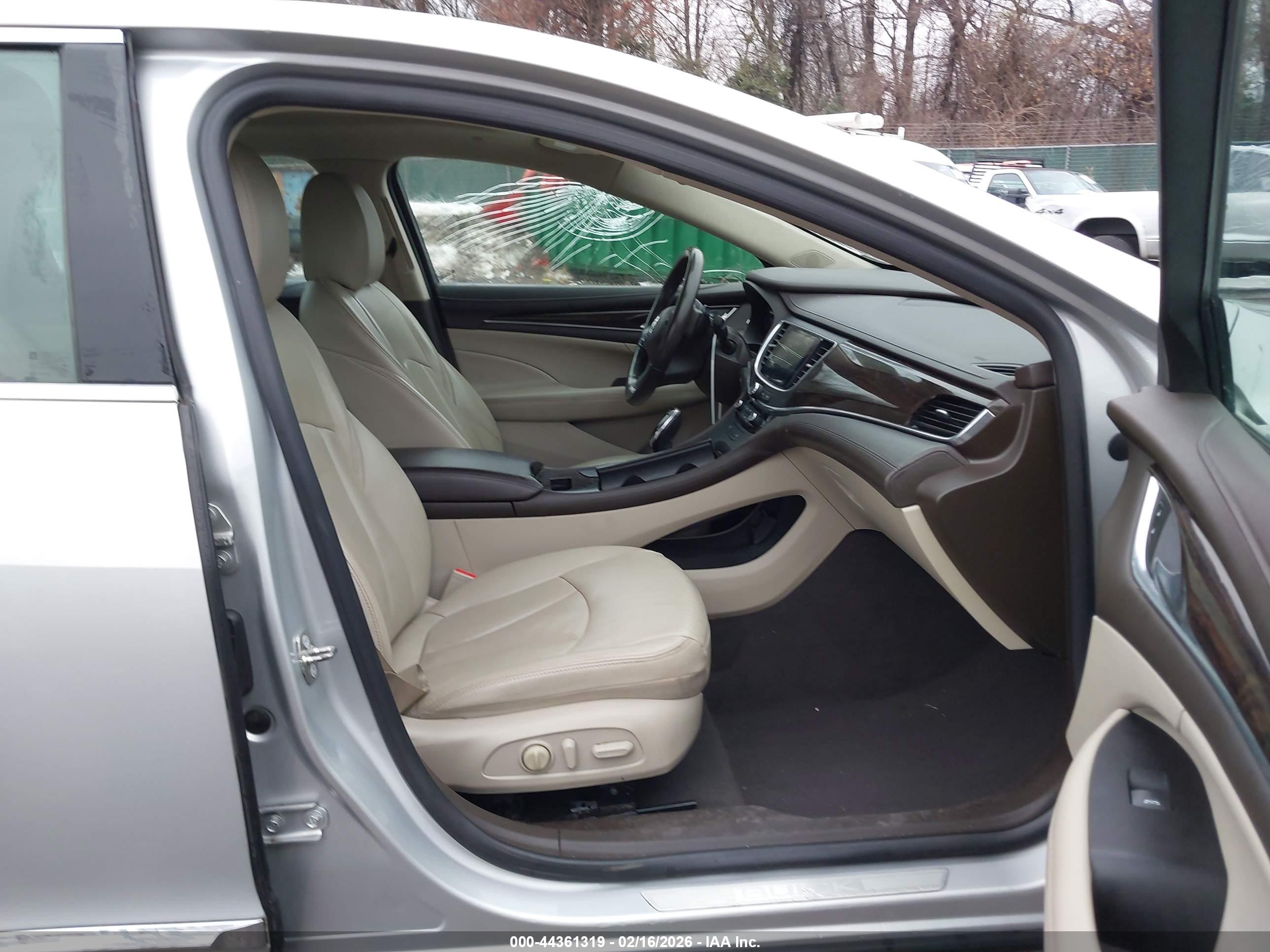 BUICK LACROSSE image 5