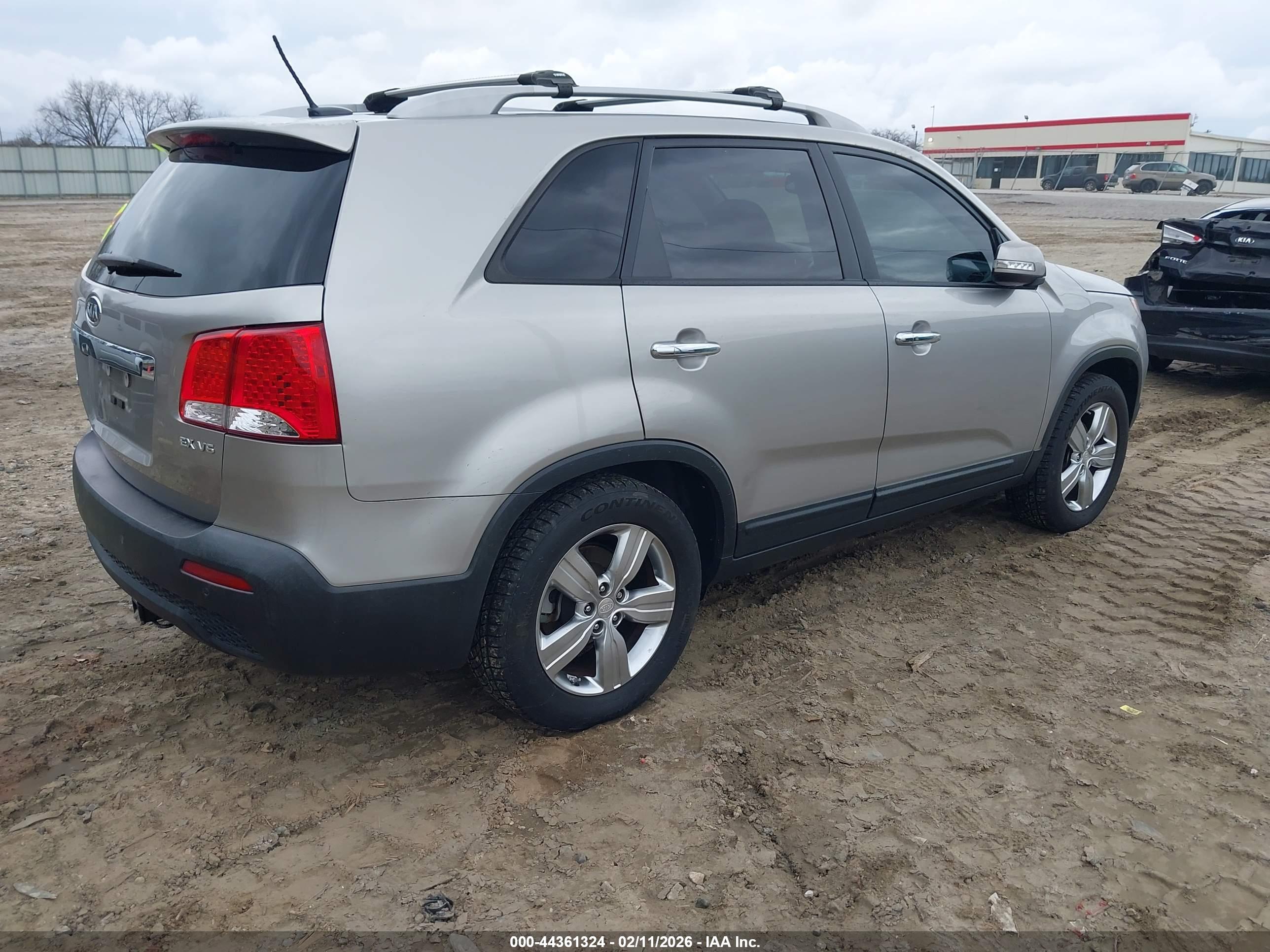 KIA SORENTO image 4