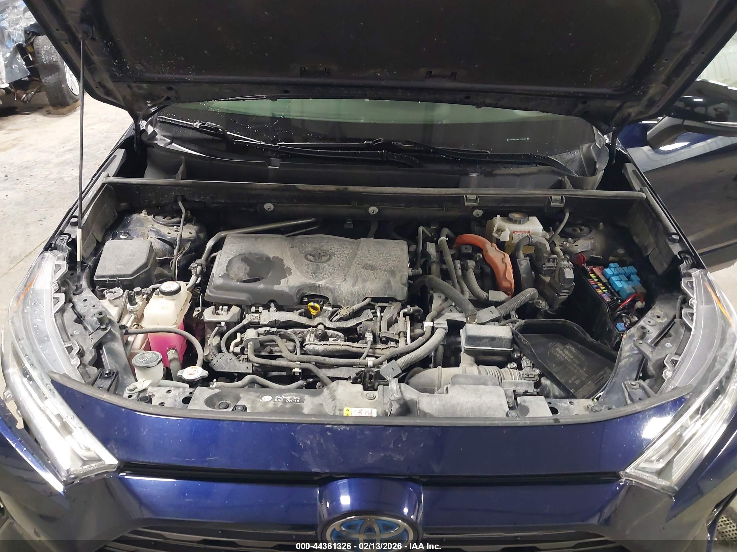 TOYOTA RAV4 image 10