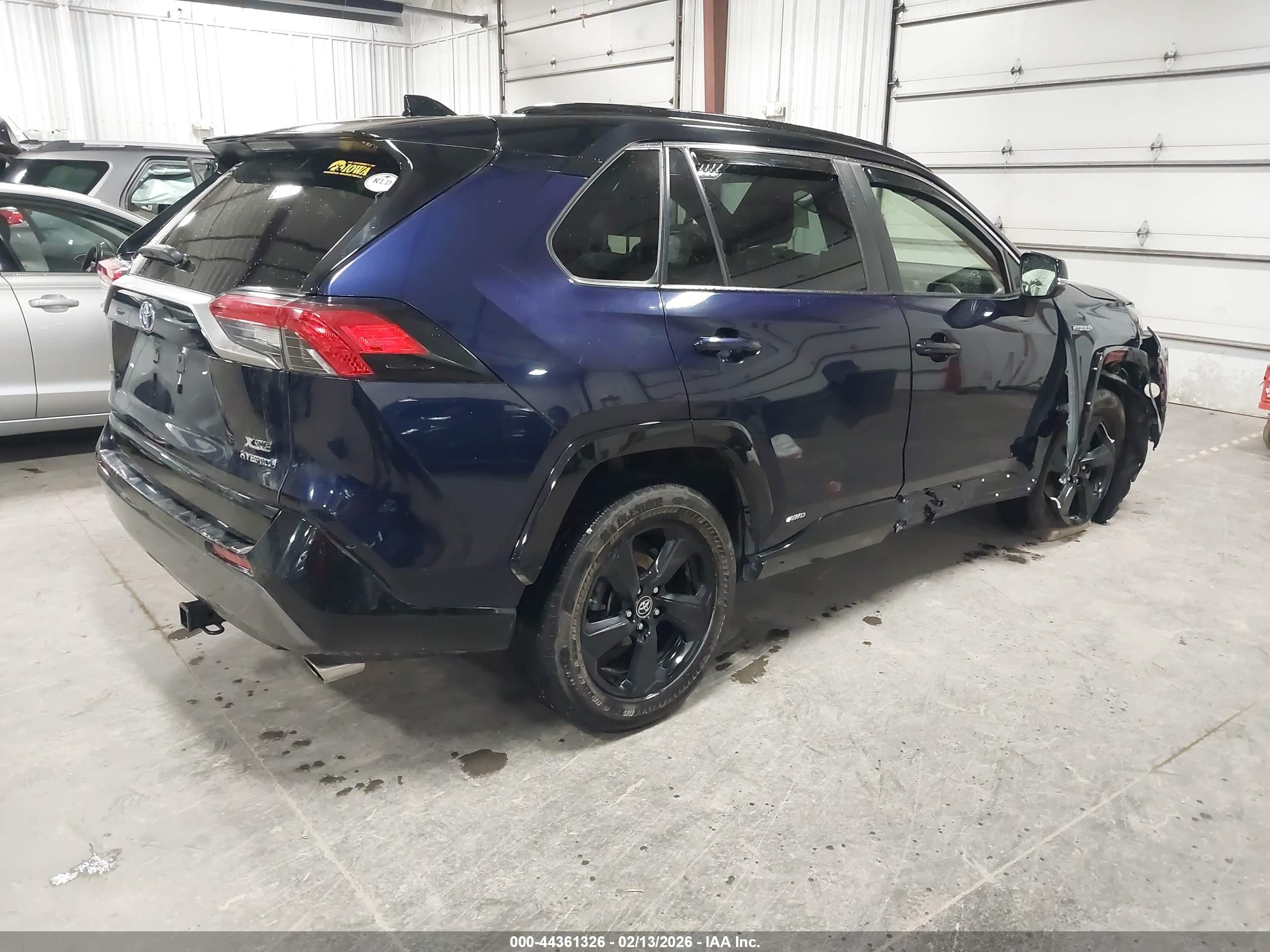 TOYOTA RAV4 image 4