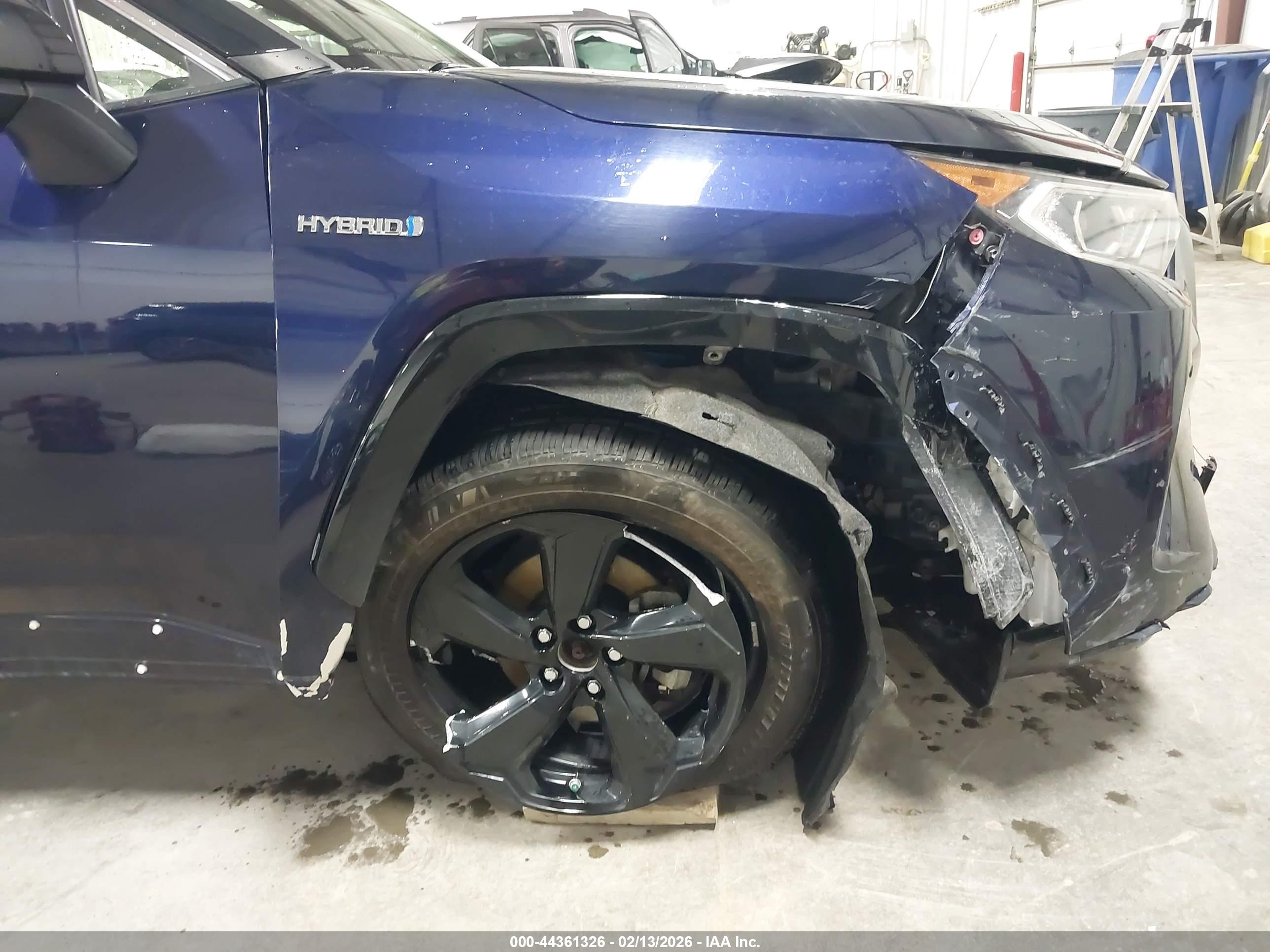 TOYOTA RAV4 image 6