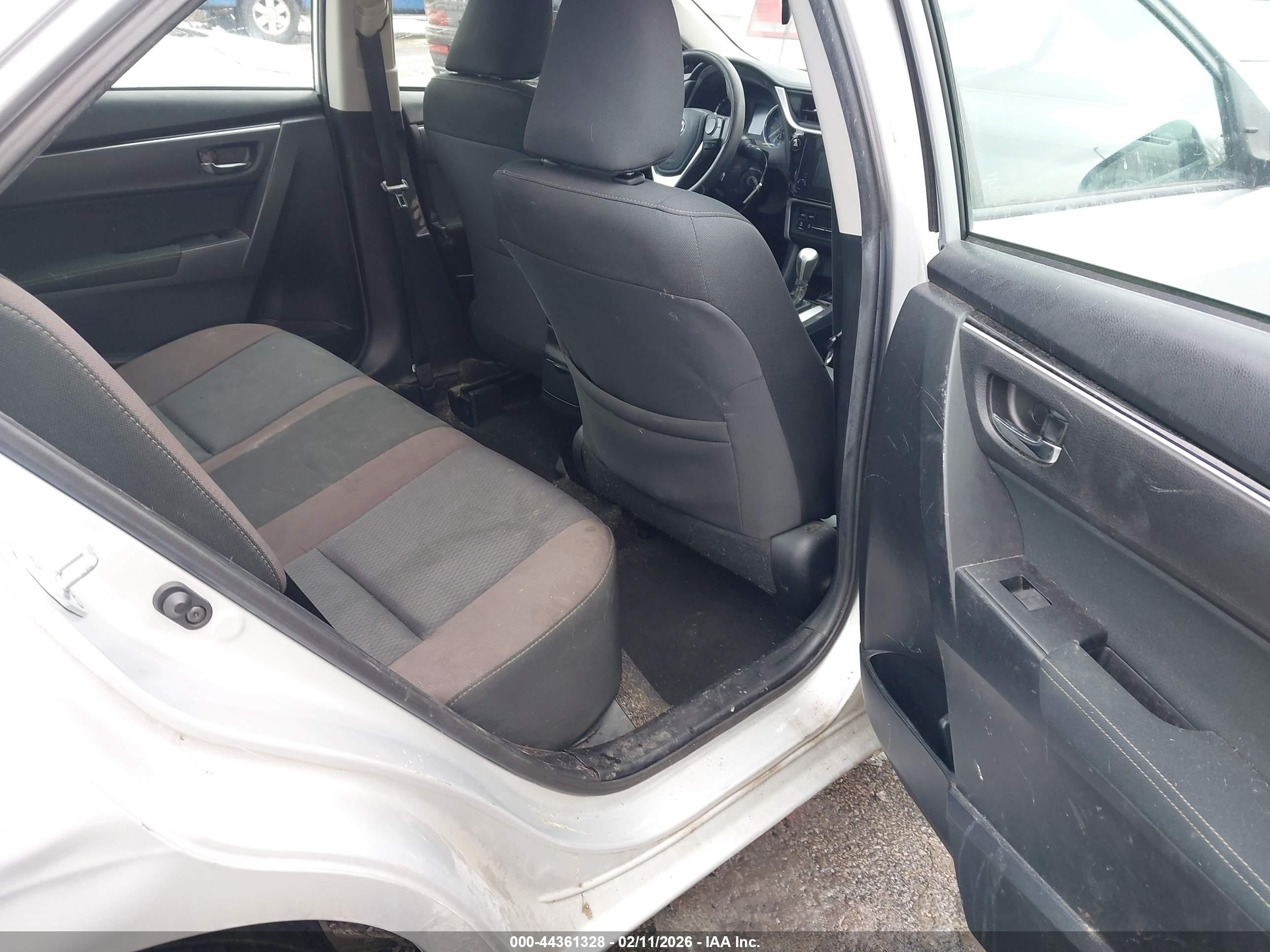 TOYOTA COROLLA image 8