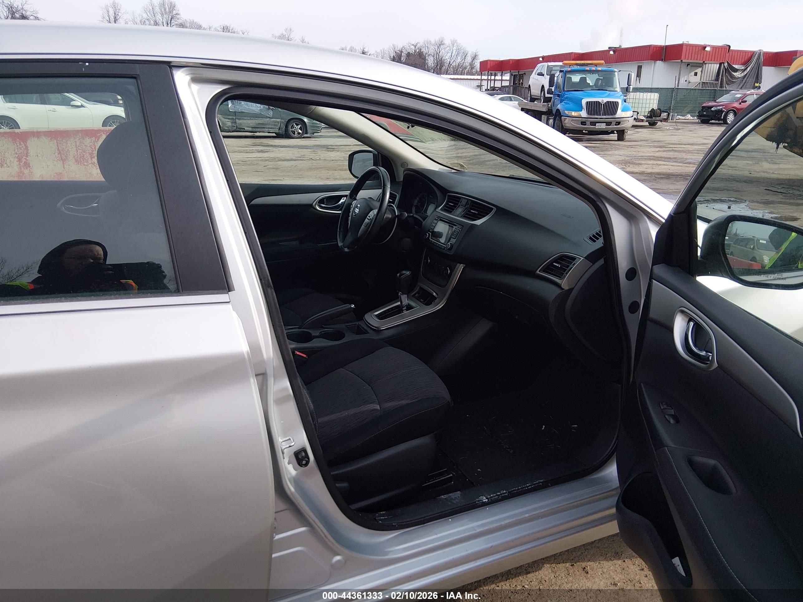 NISSAN SENTRA image 5