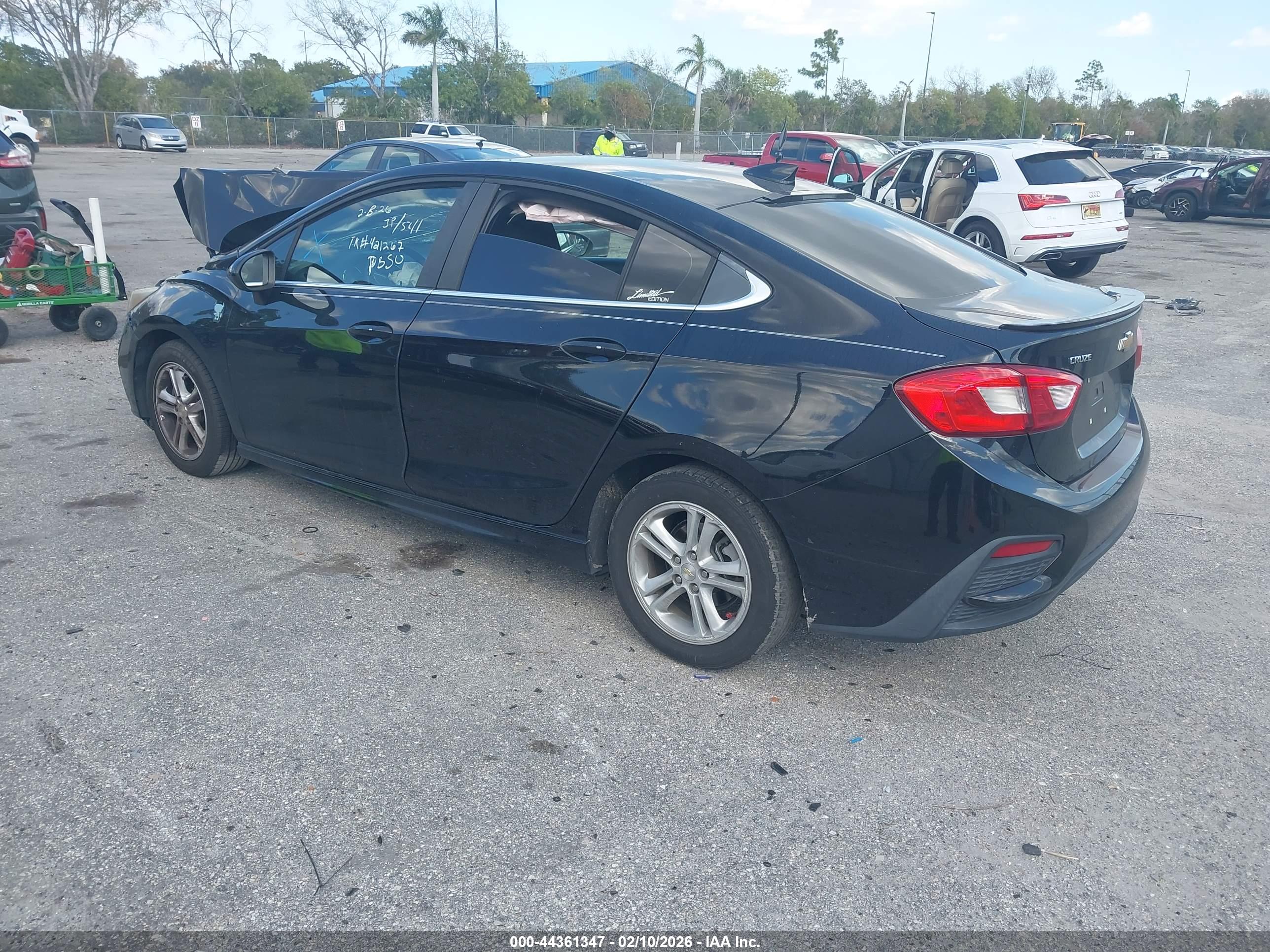 CHEVROLET CRUZE image 3
