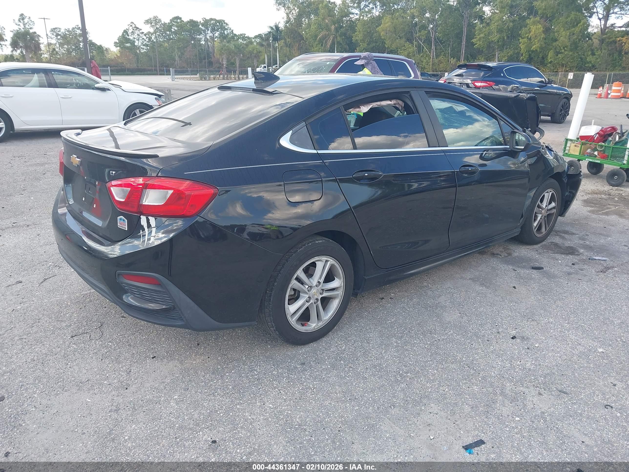 CHEVROLET CRUZE image 4
