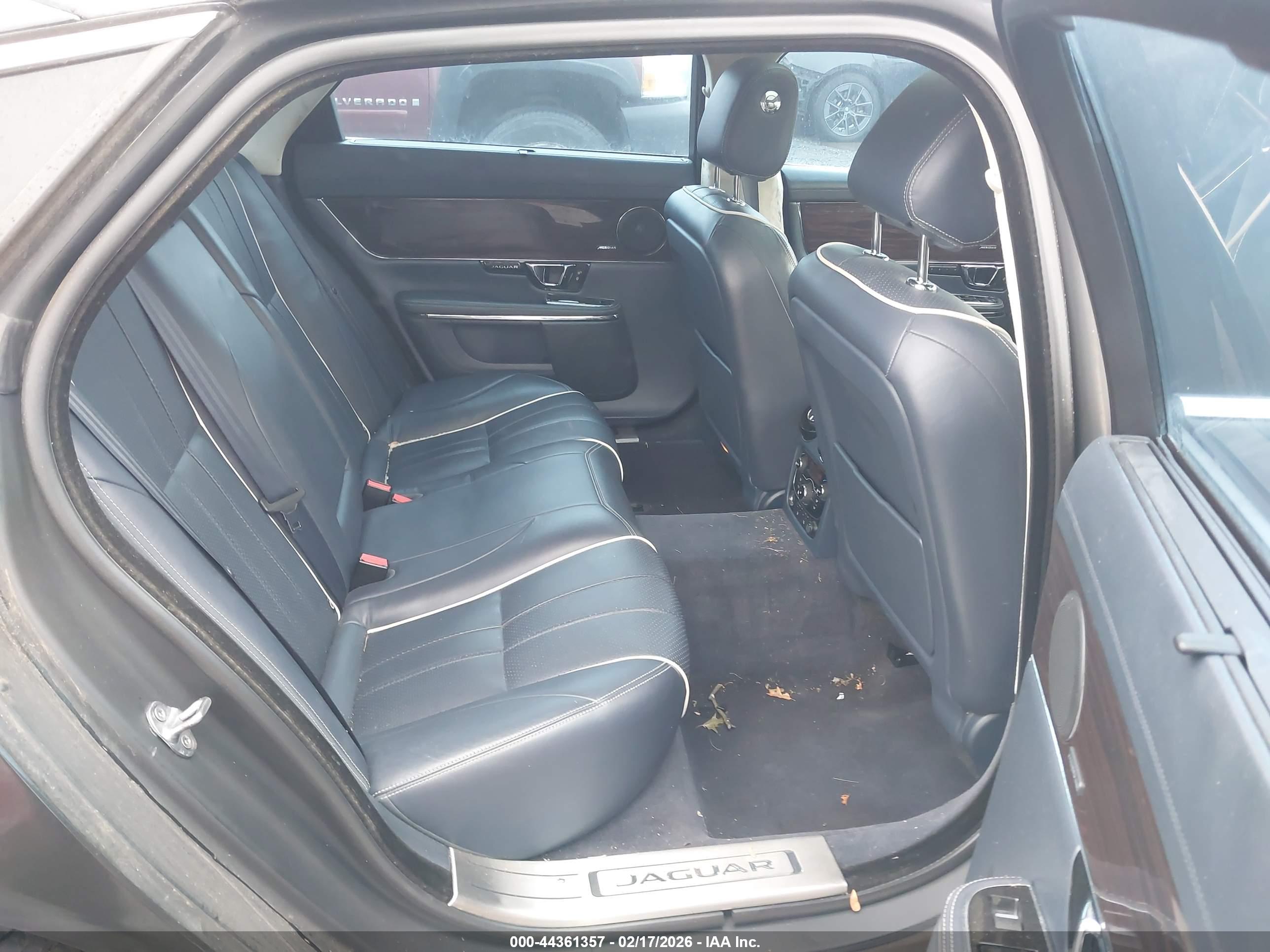 JAGUAR XJ image 8