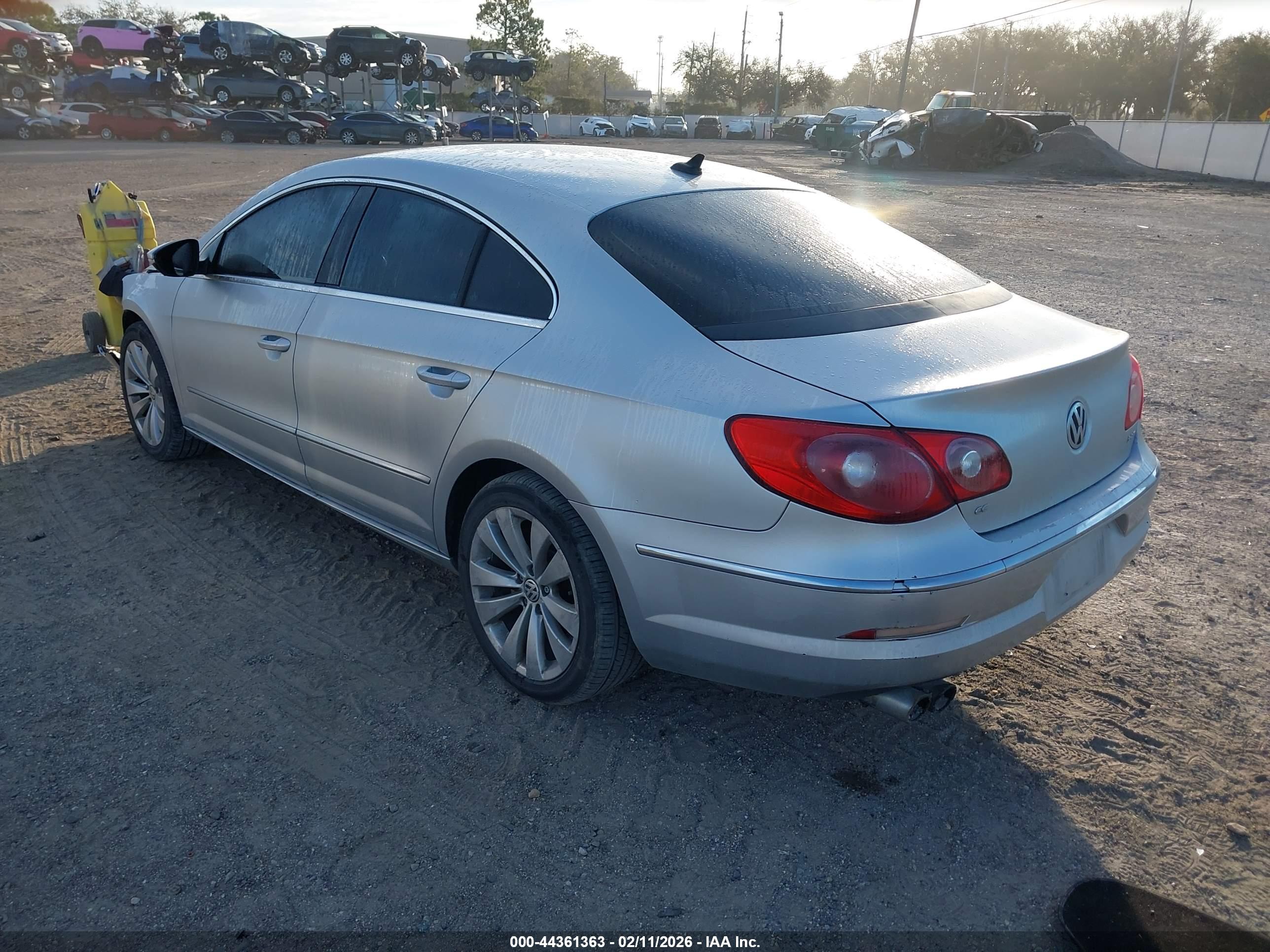 VOLKSWAGEN CC image 3
