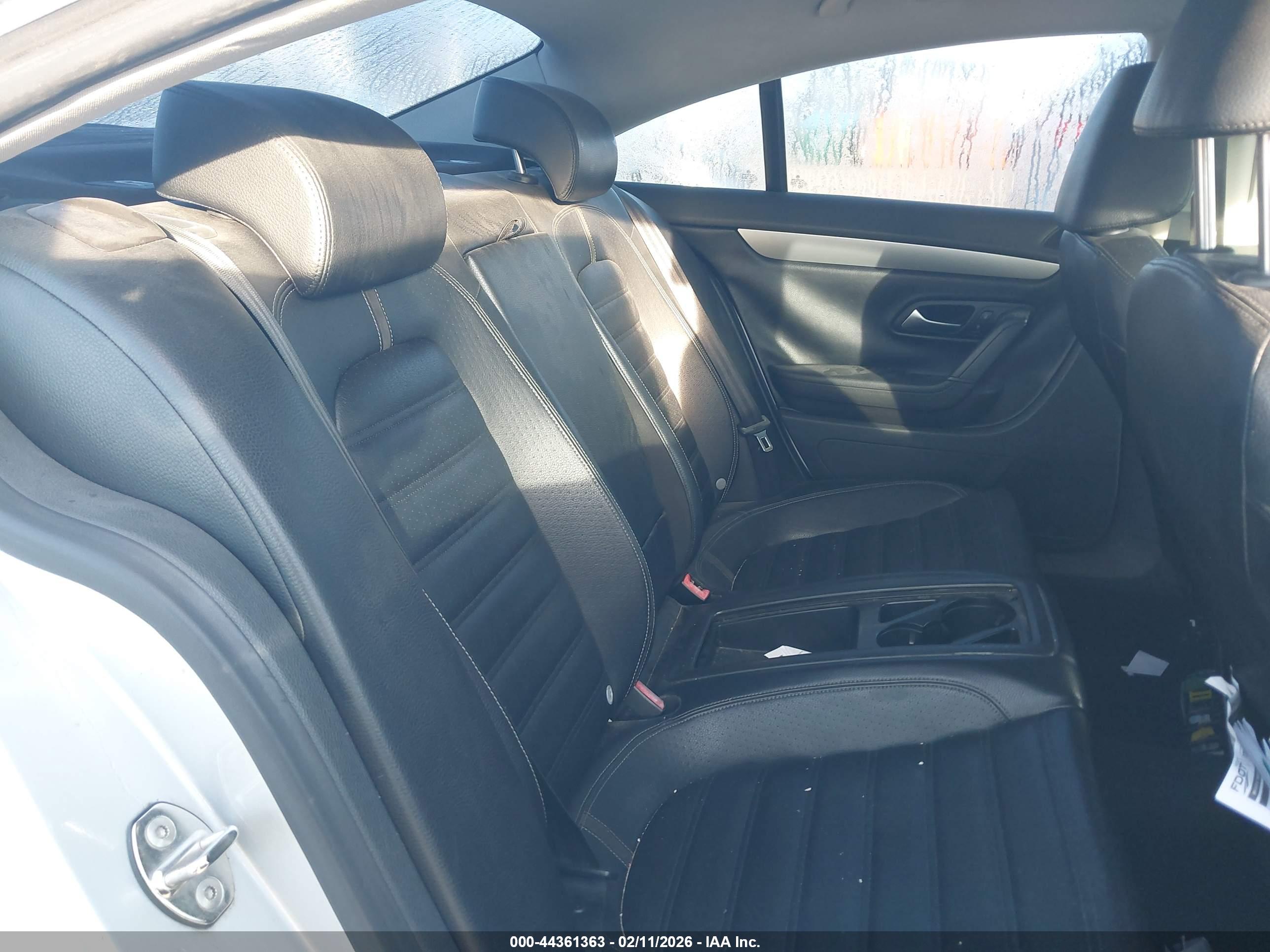 VOLKSWAGEN CC image 8