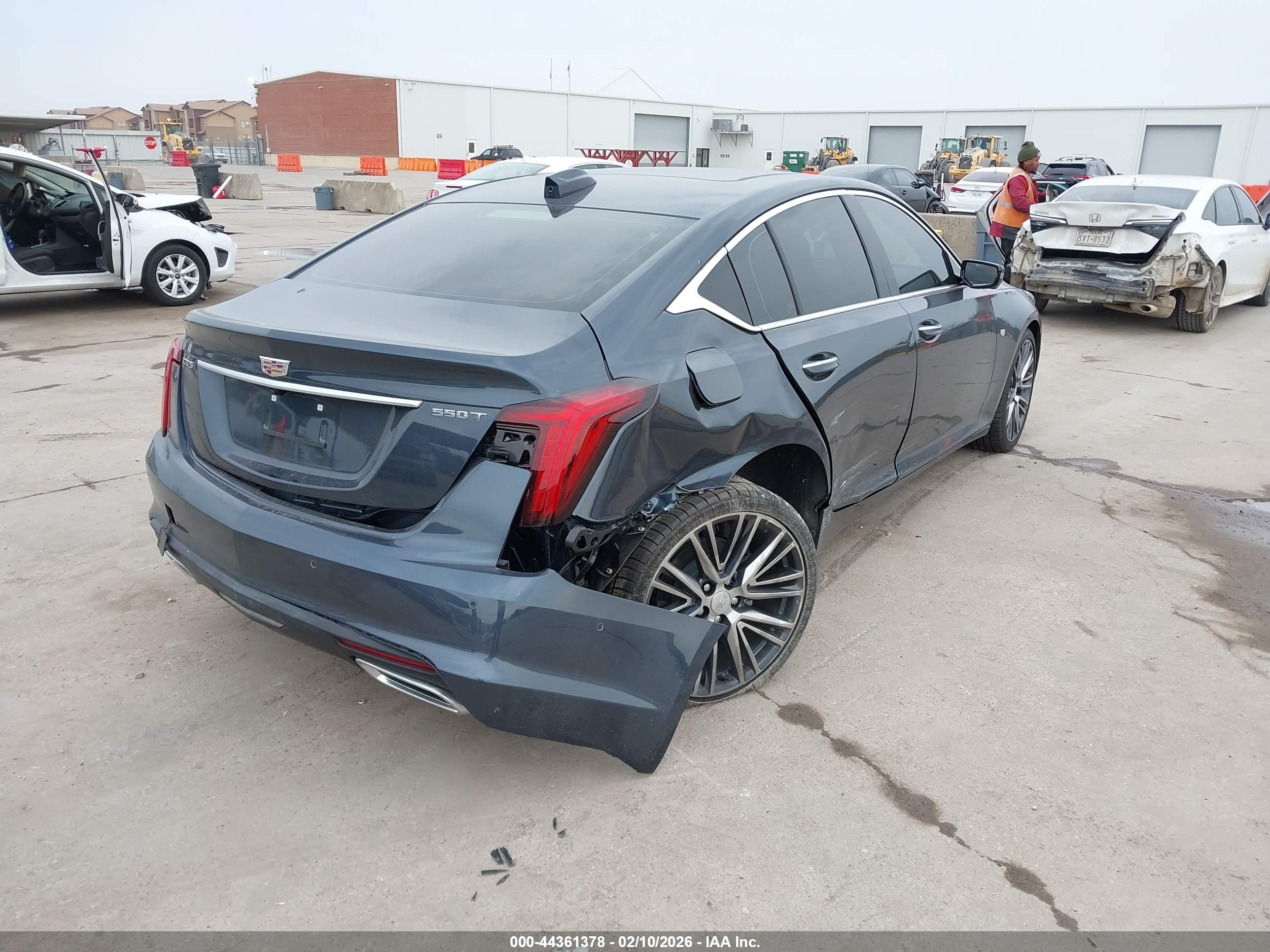 CADILLAC CT5 image 4