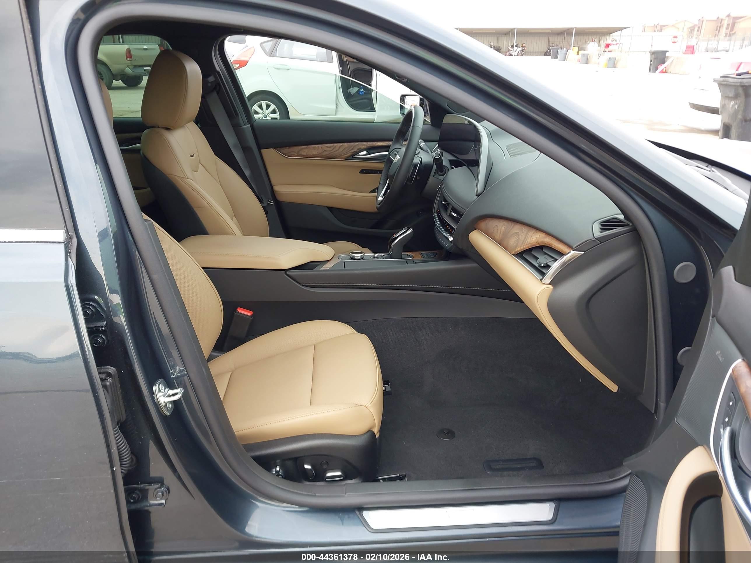 CADILLAC CT5 image 5