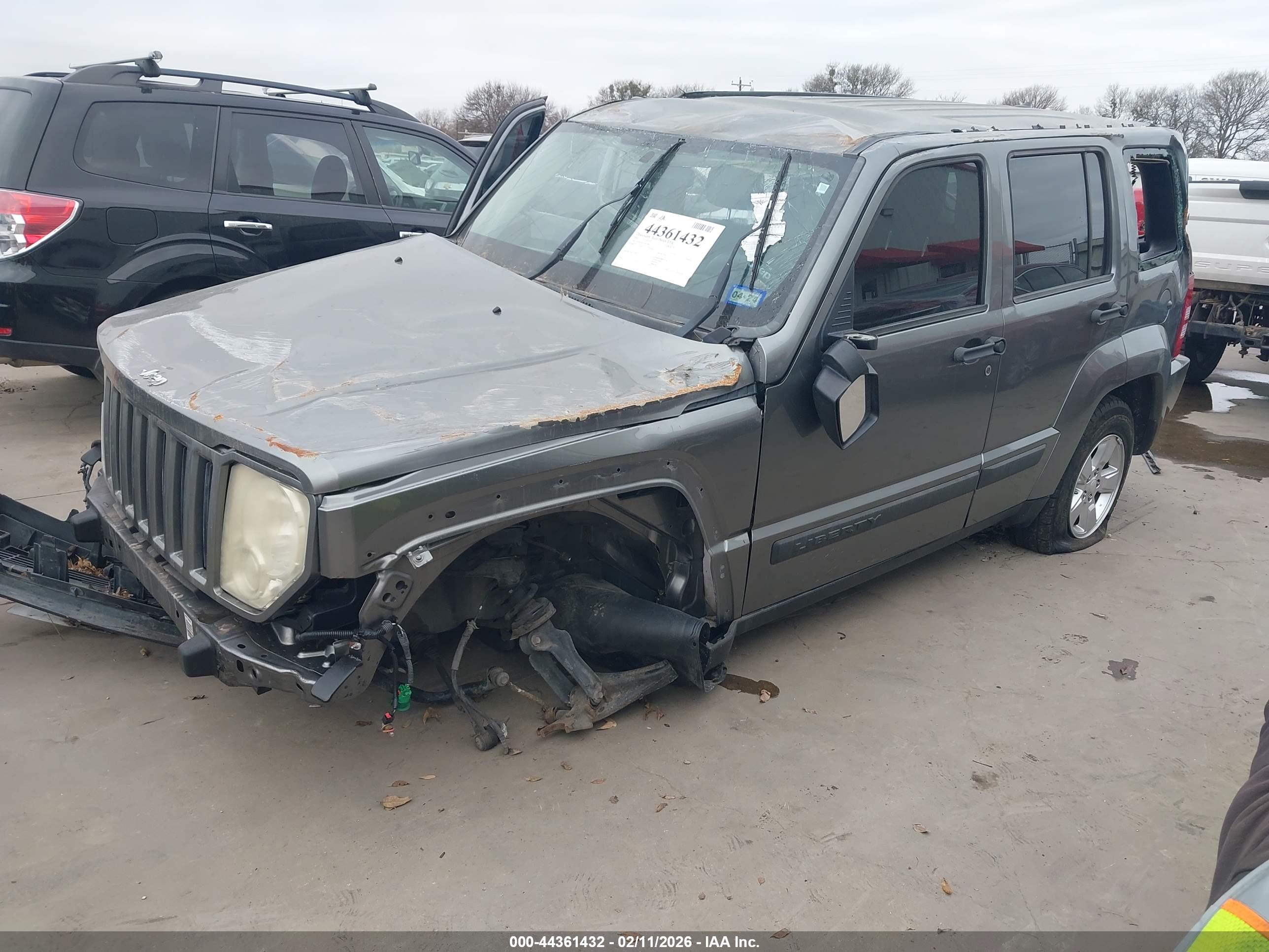 JEEP LIBERTY image 2