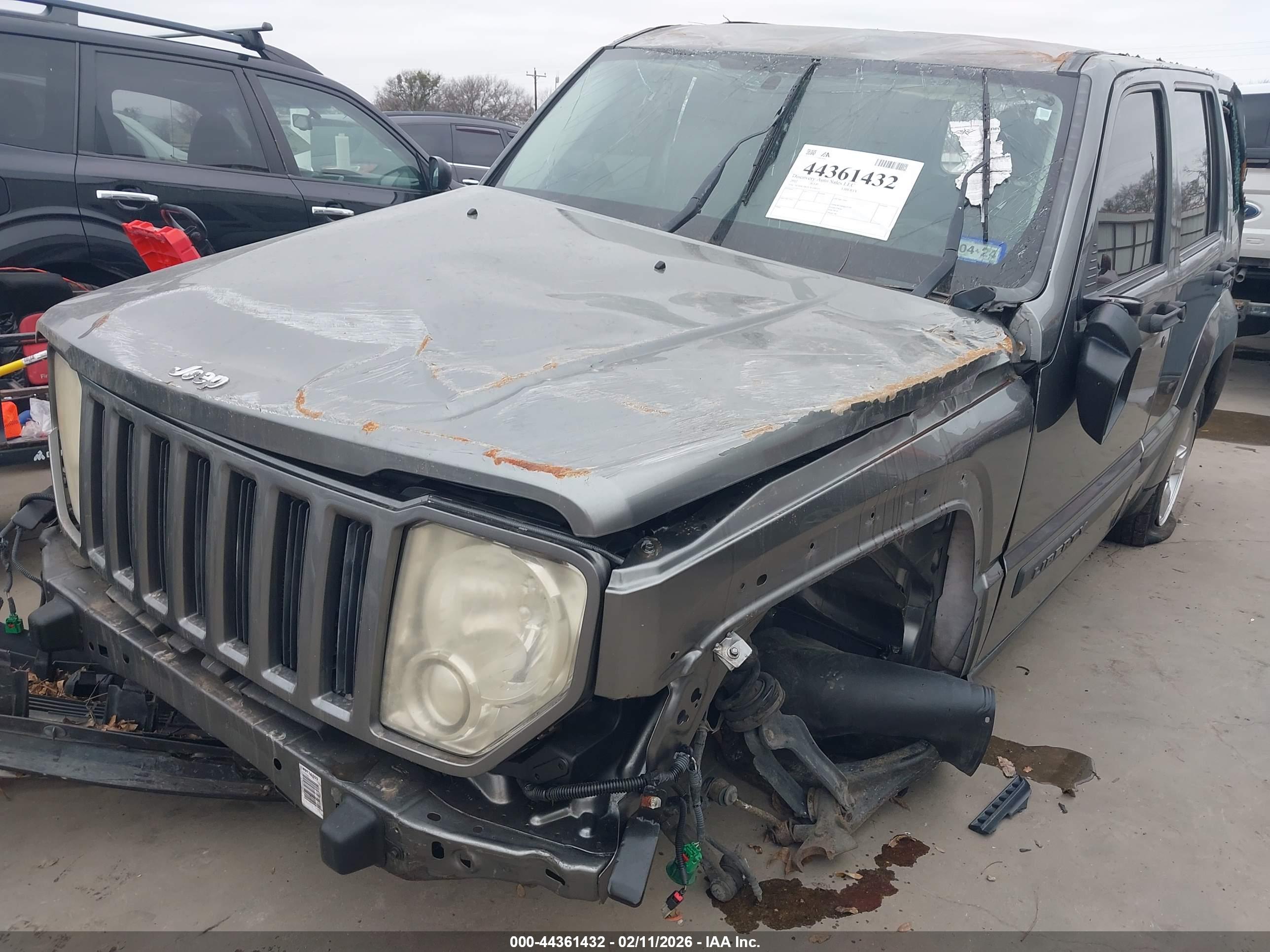 JEEP LIBERTY image 6