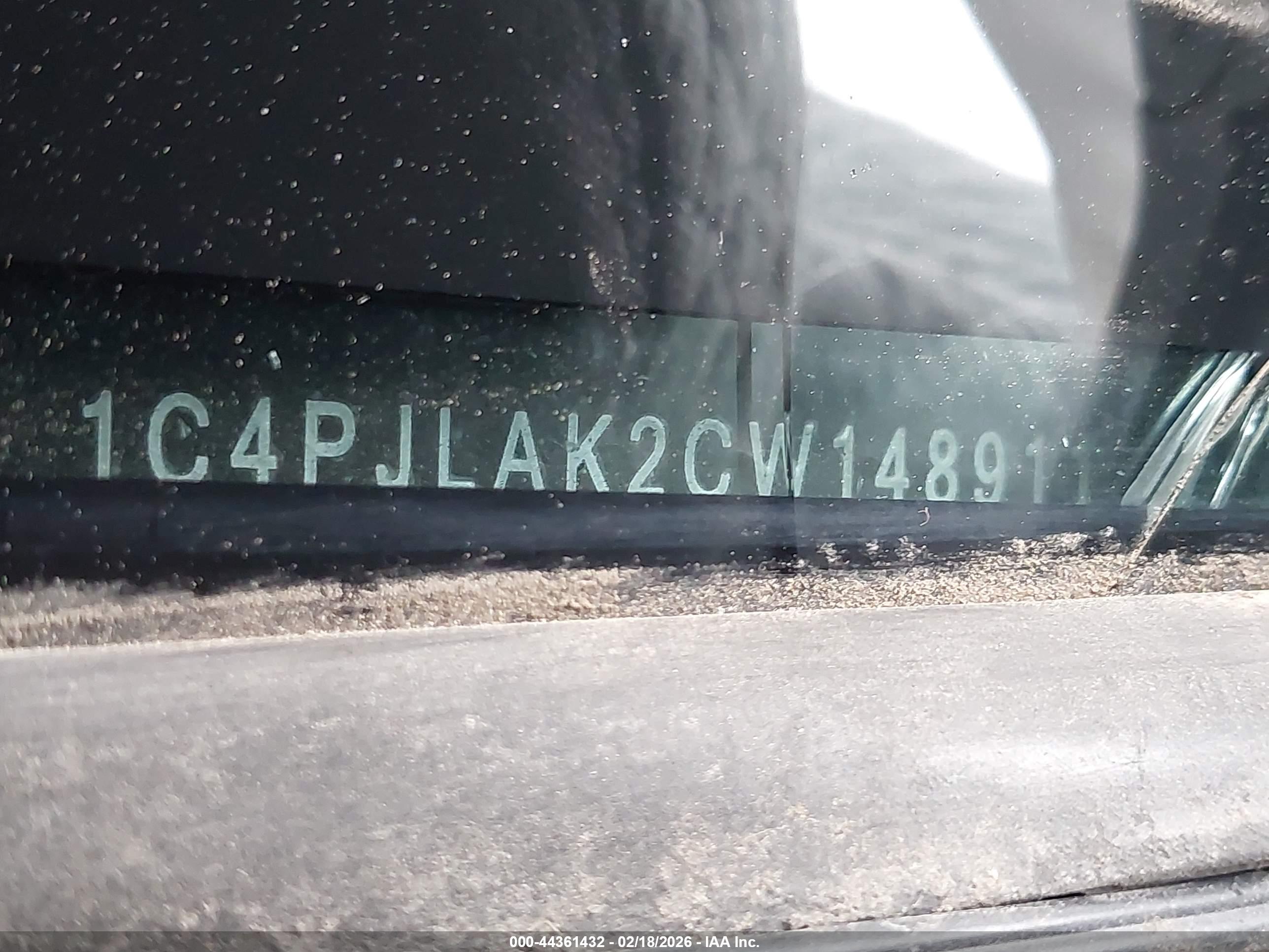 JEEP LIBERTY image 9