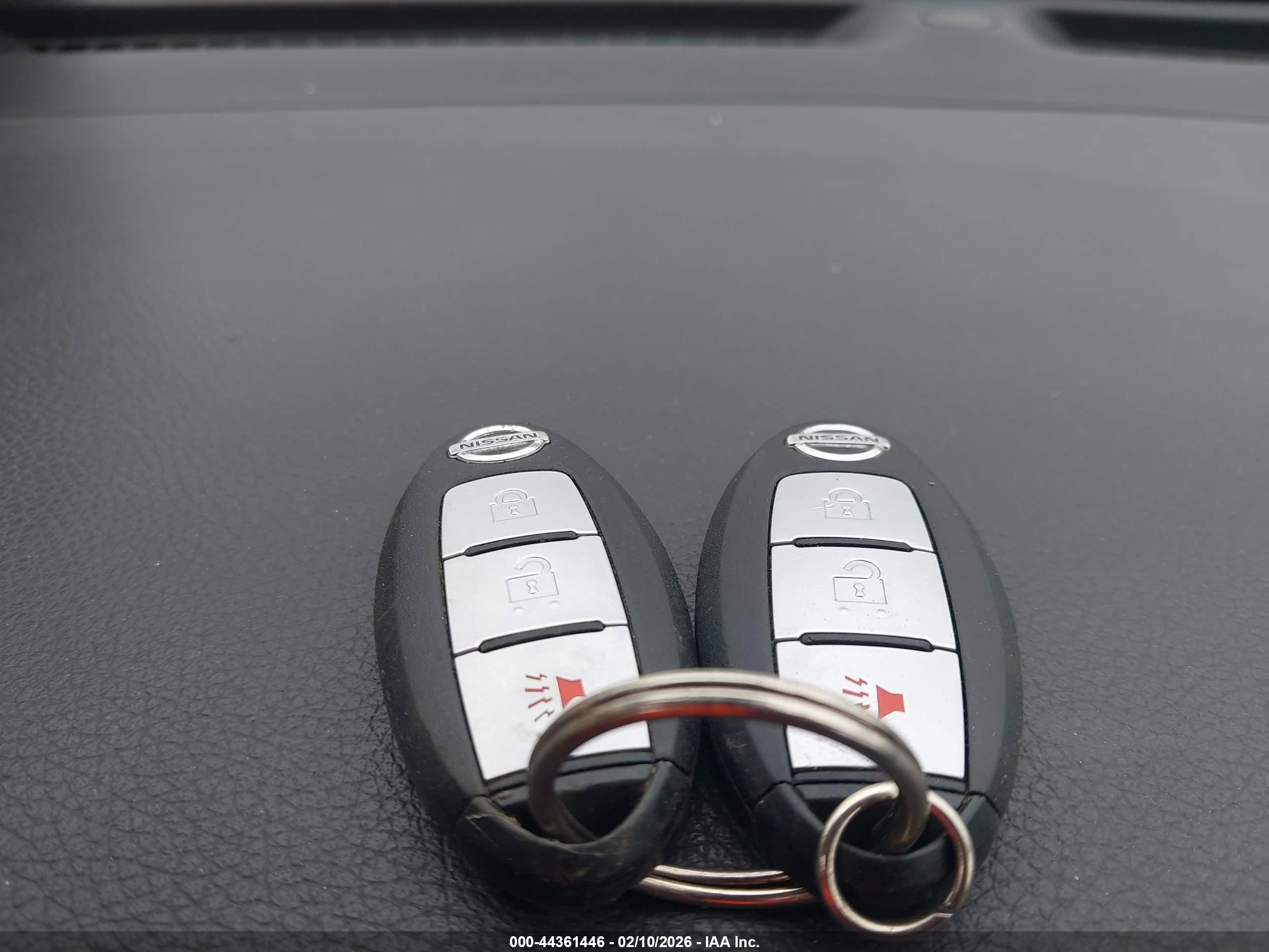 NISSAN ROGUE image 11