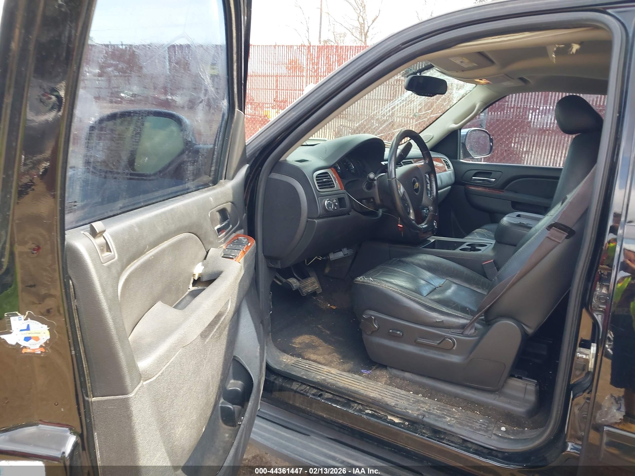 CHEVROLET TAHOE image 5