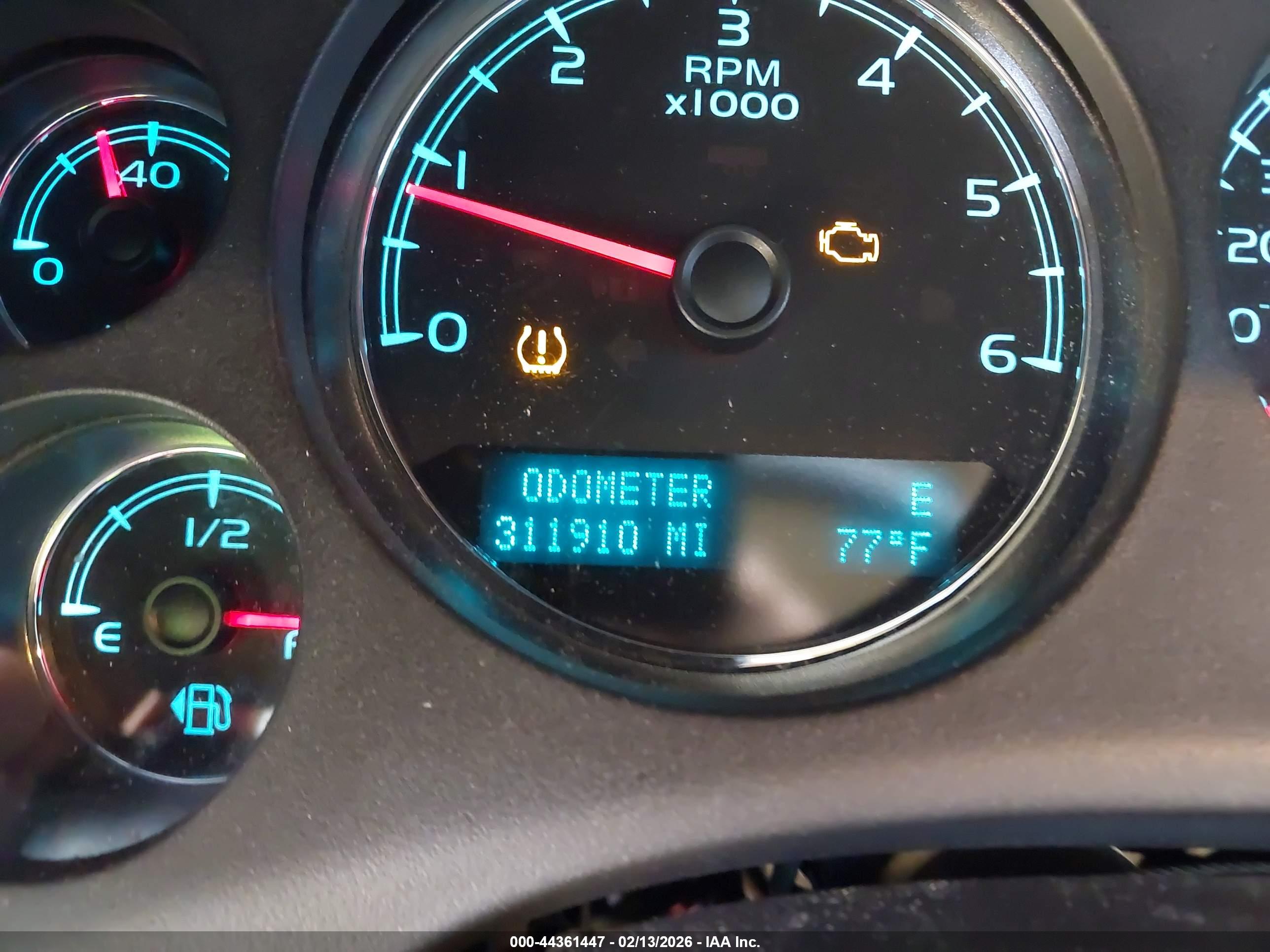 CHEVROLET TAHOE image 7