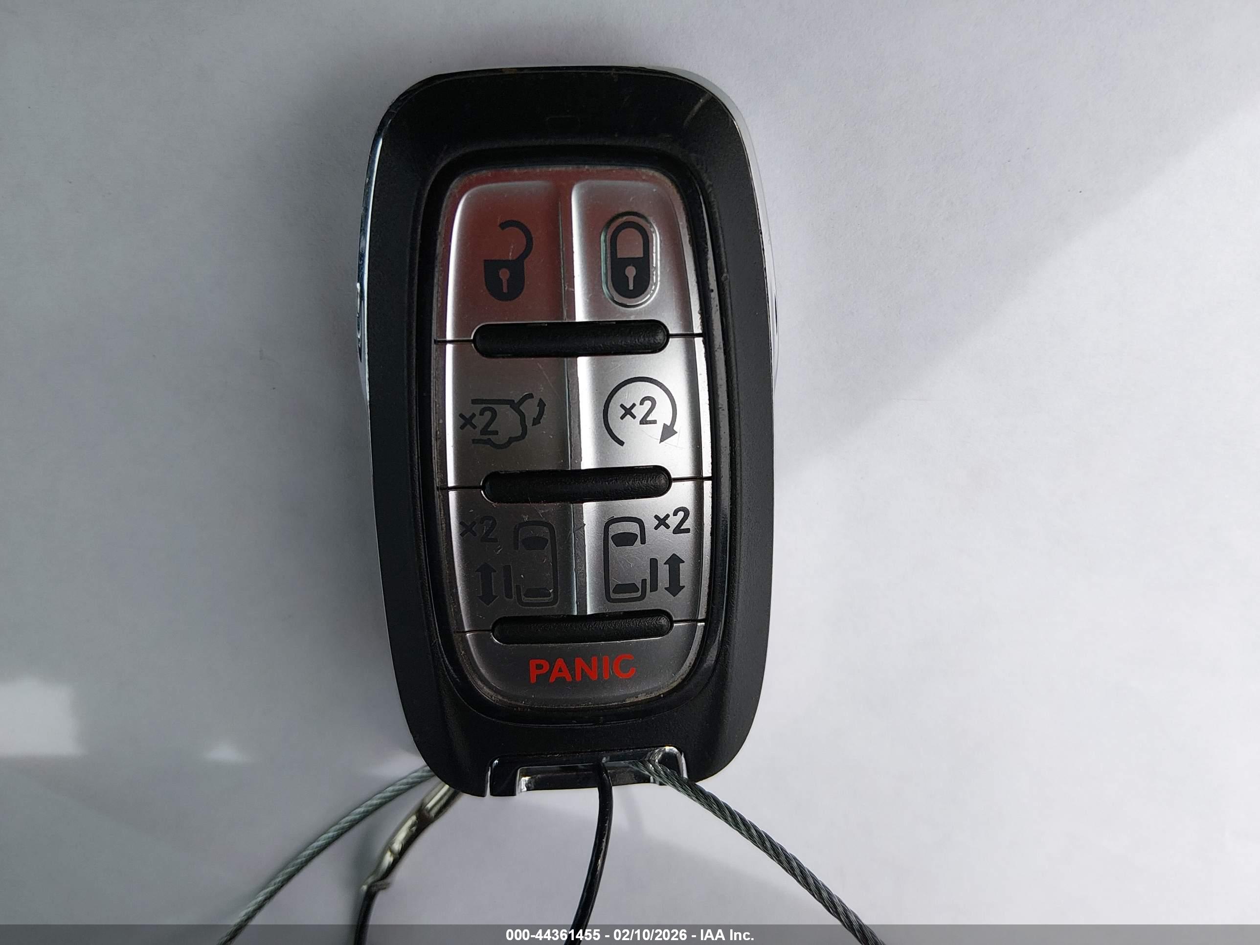 CHRYSLER PACIFICA image 11