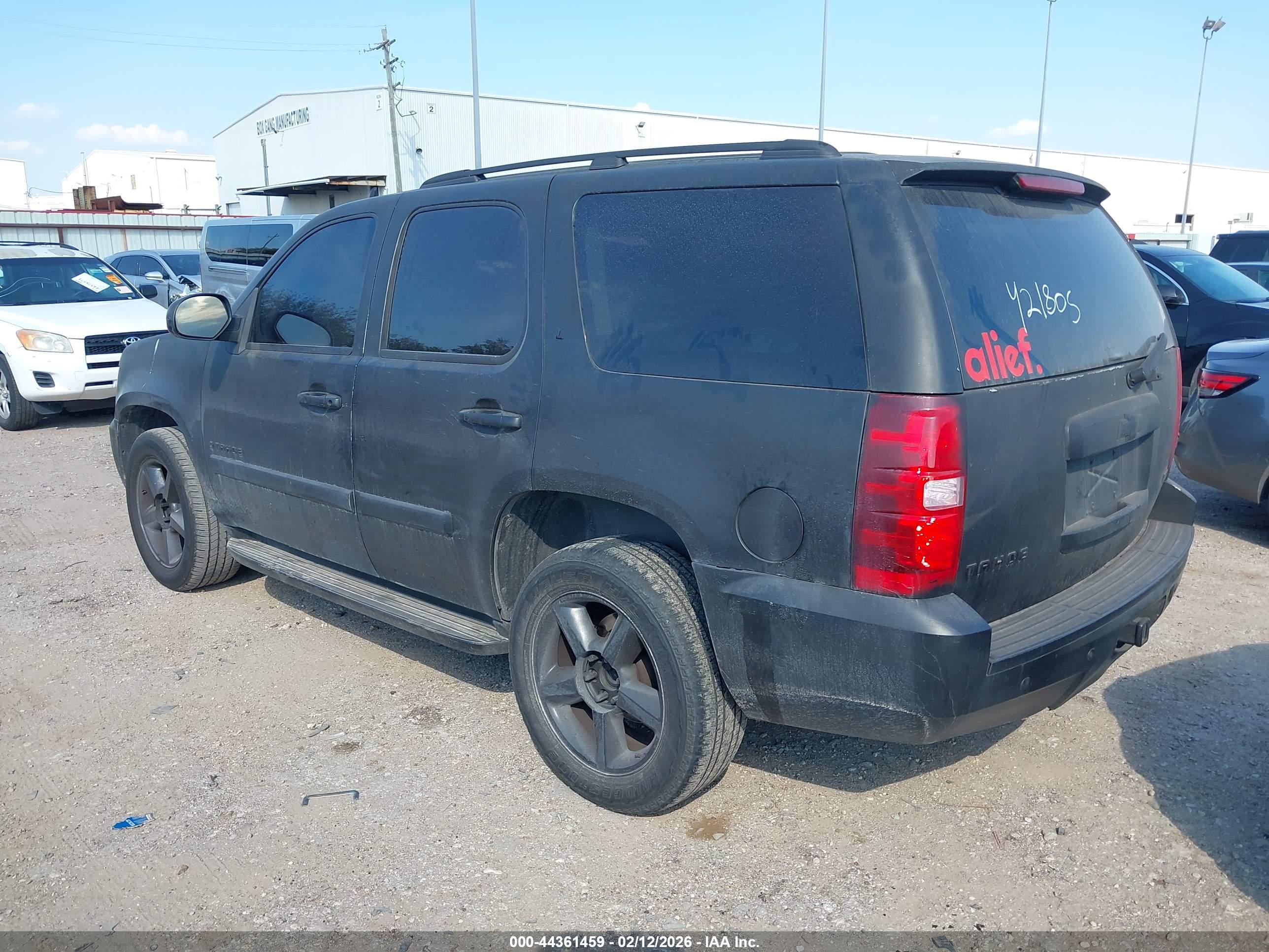 CHEVROLET TAHOE image 3