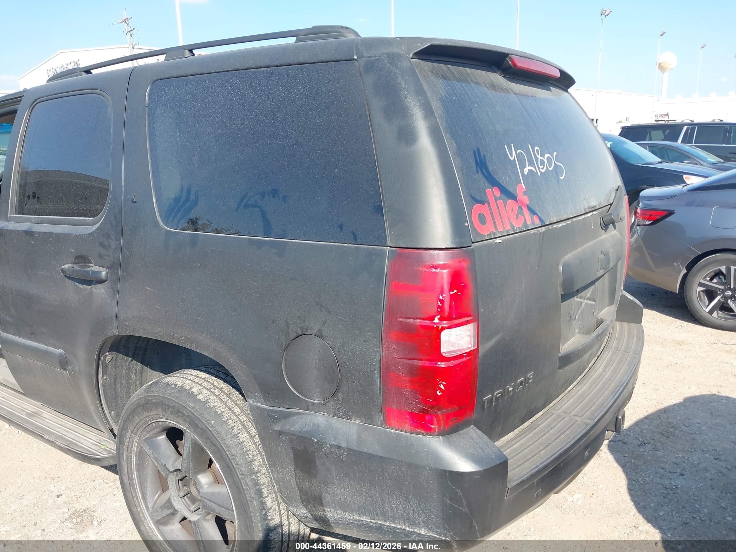 CHEVROLET TAHOE image 6