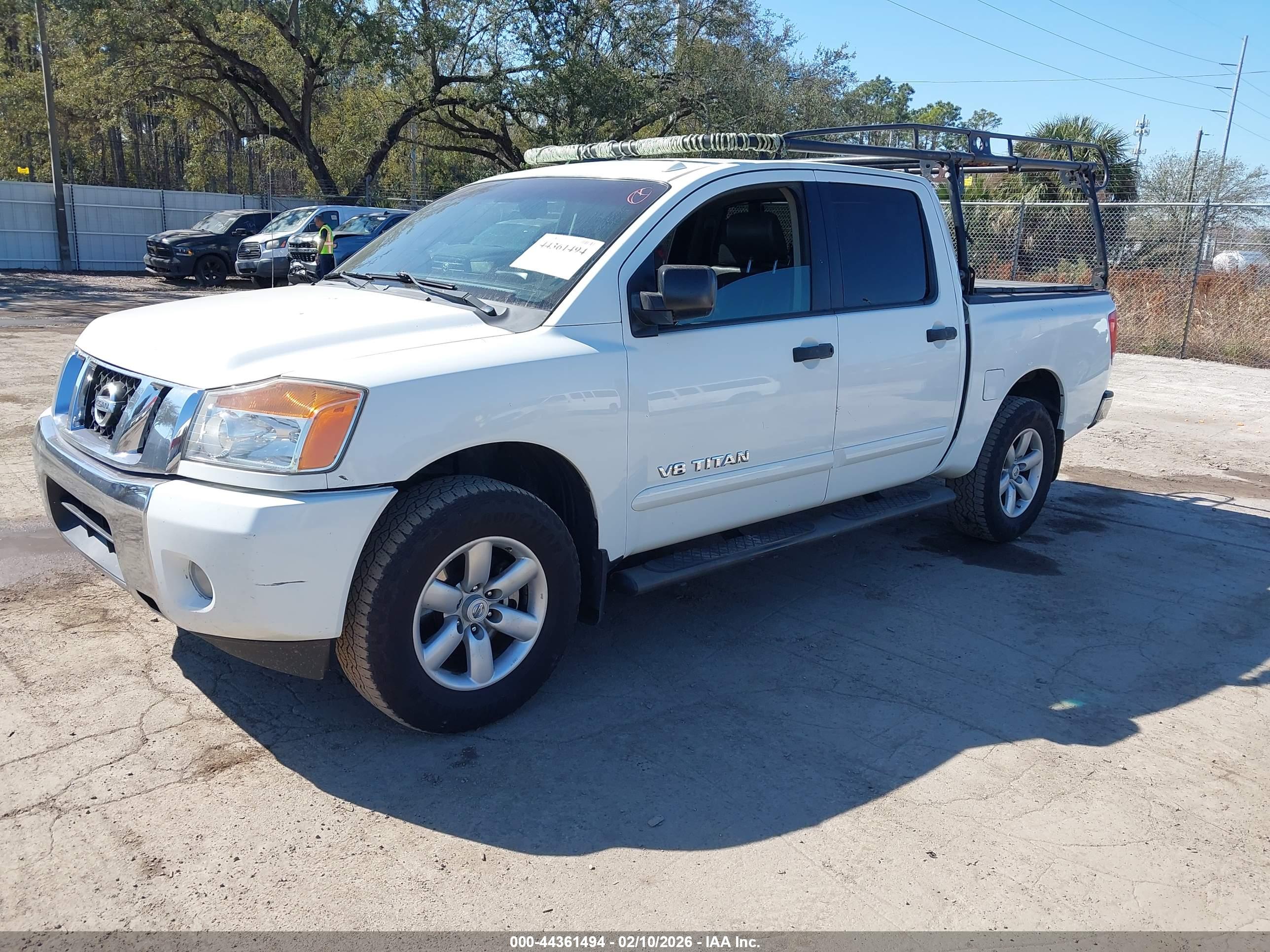 NISSAN TITAN image 2