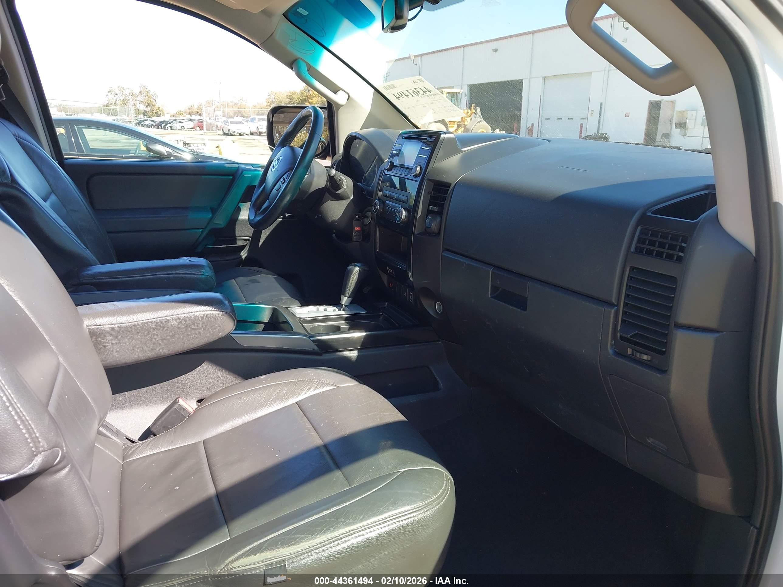 NISSAN TITAN image 5