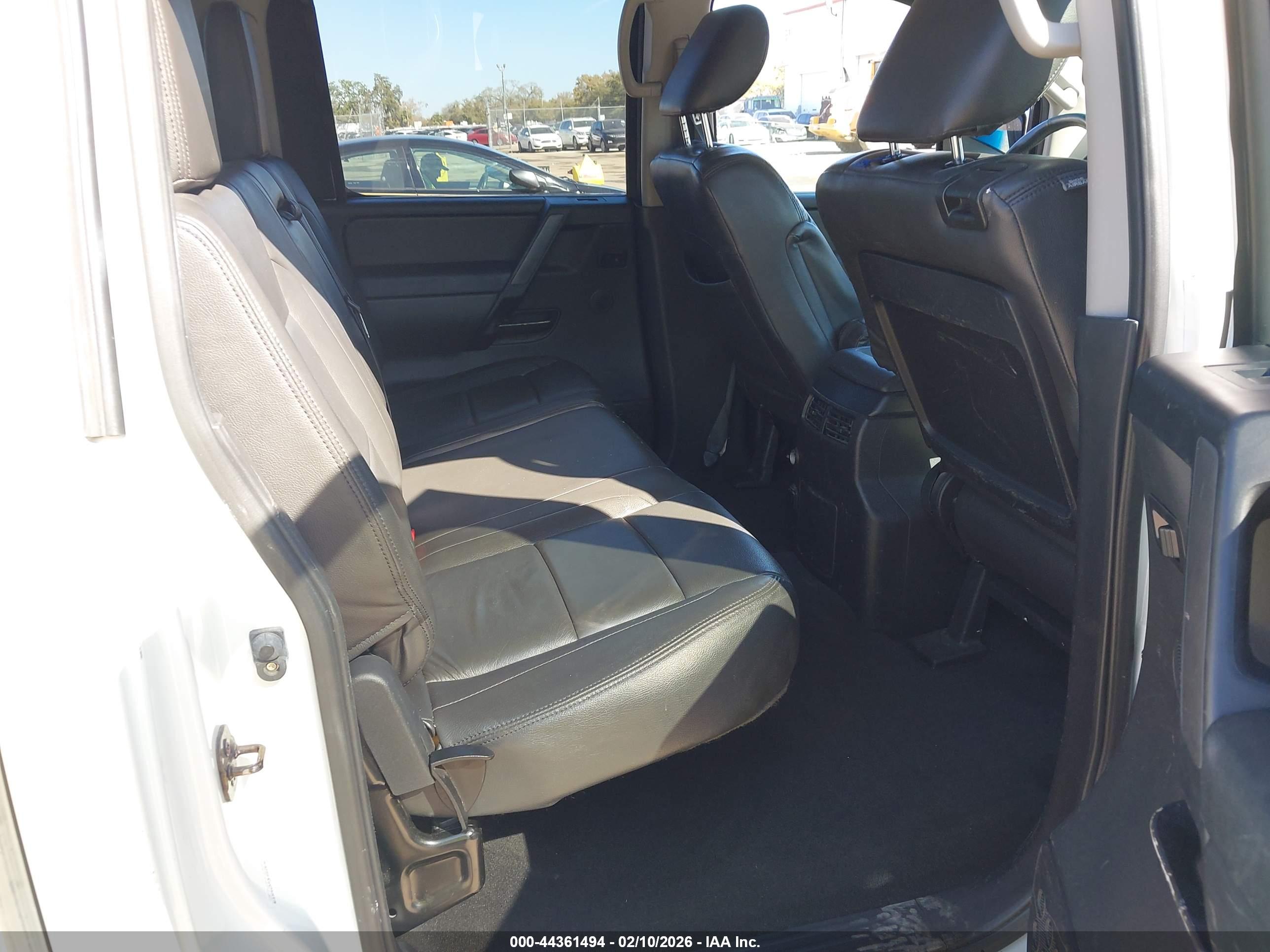 NISSAN TITAN image 8