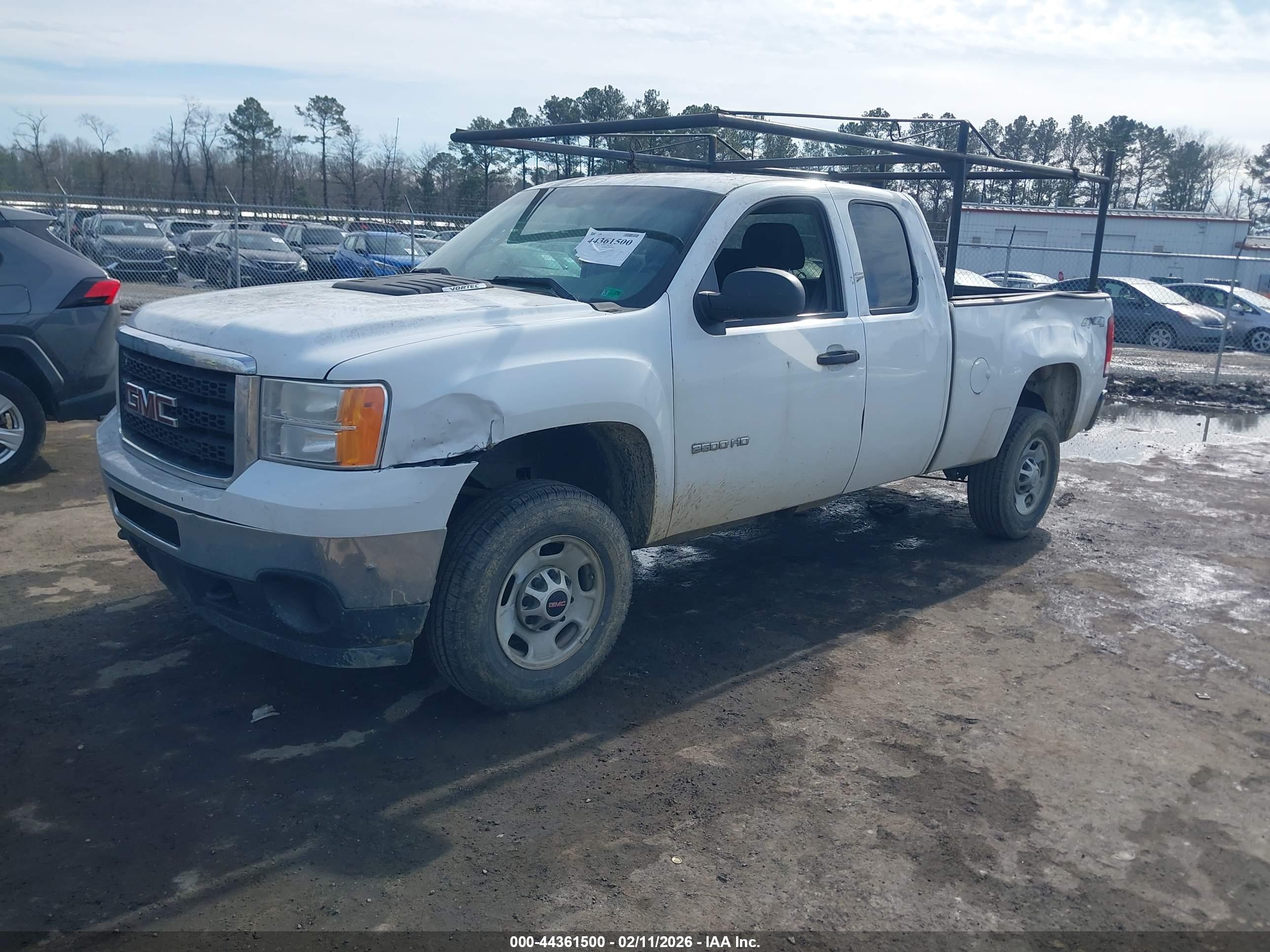 GMC SIERRA image 2