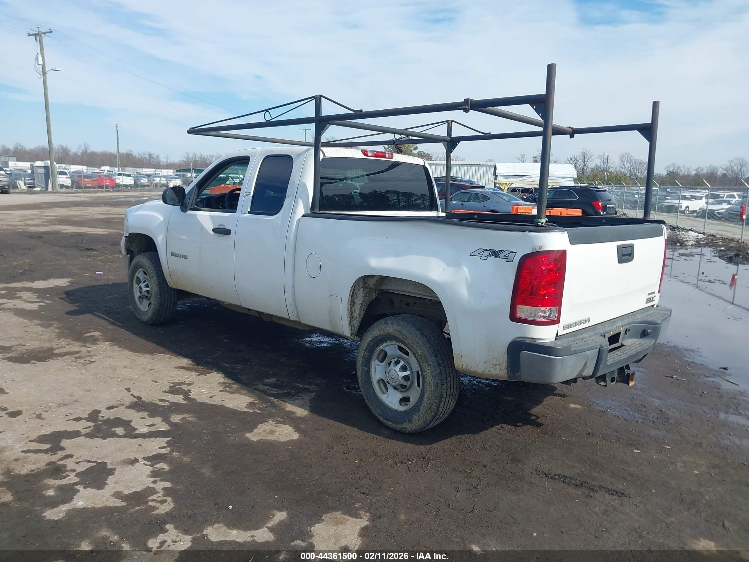 GMC SIERRA image 3