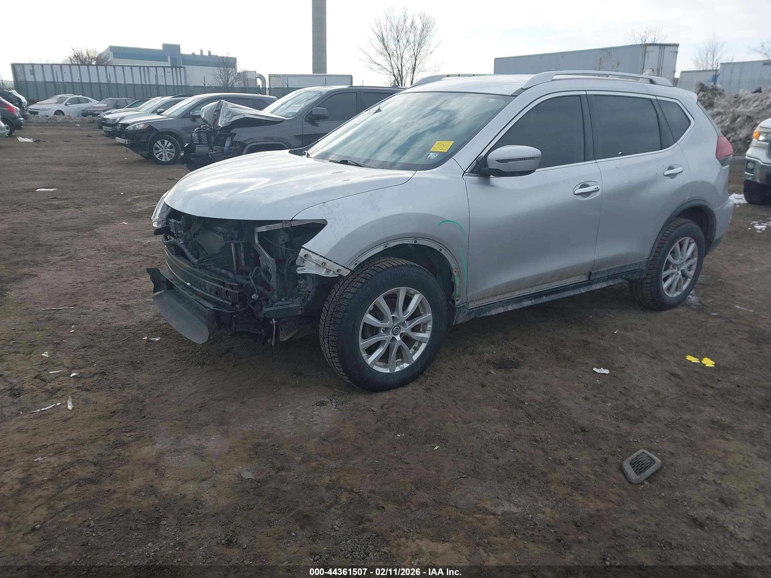 NISSAN ROGUE image 2
