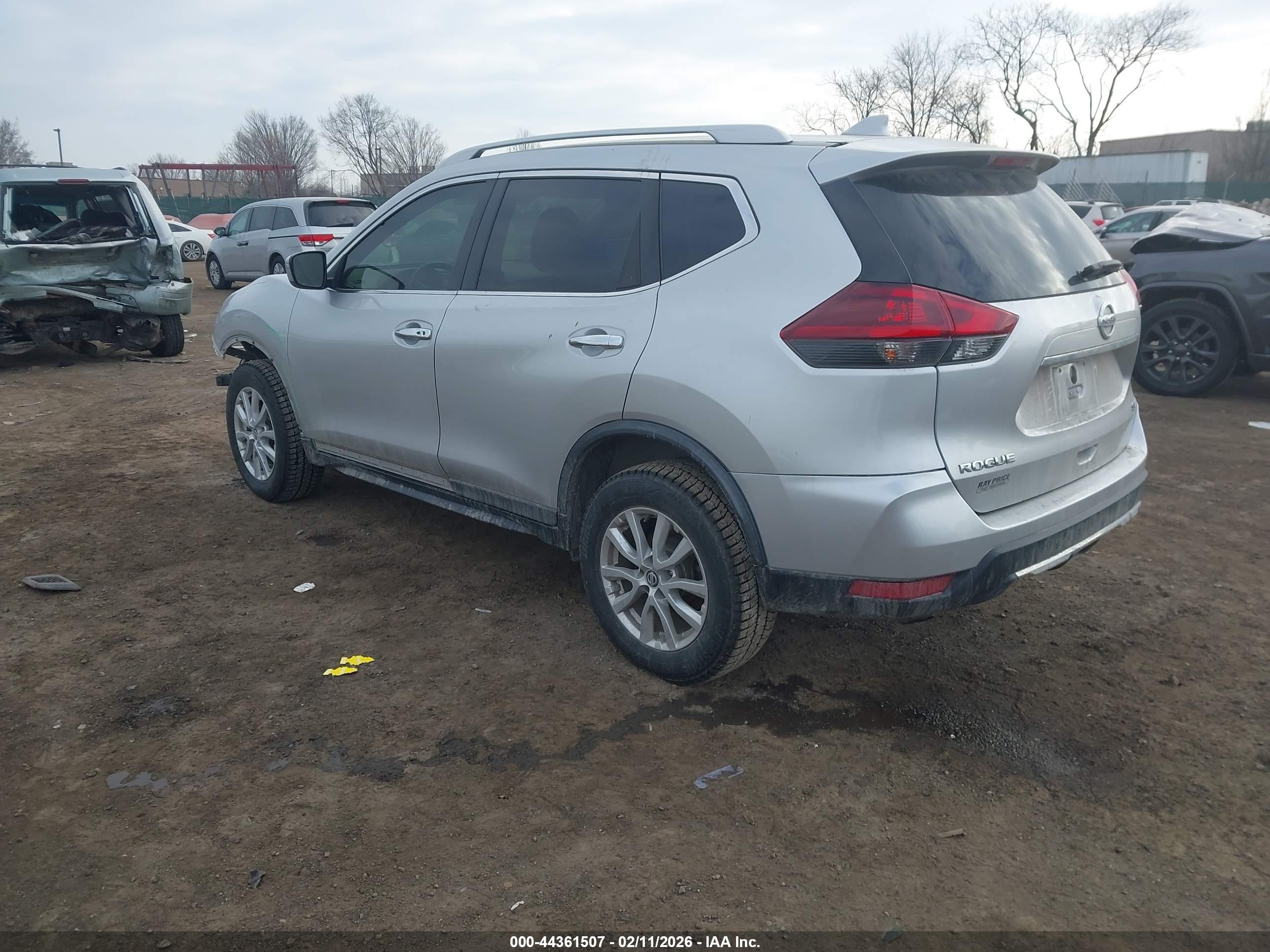 NISSAN ROGUE image 3
