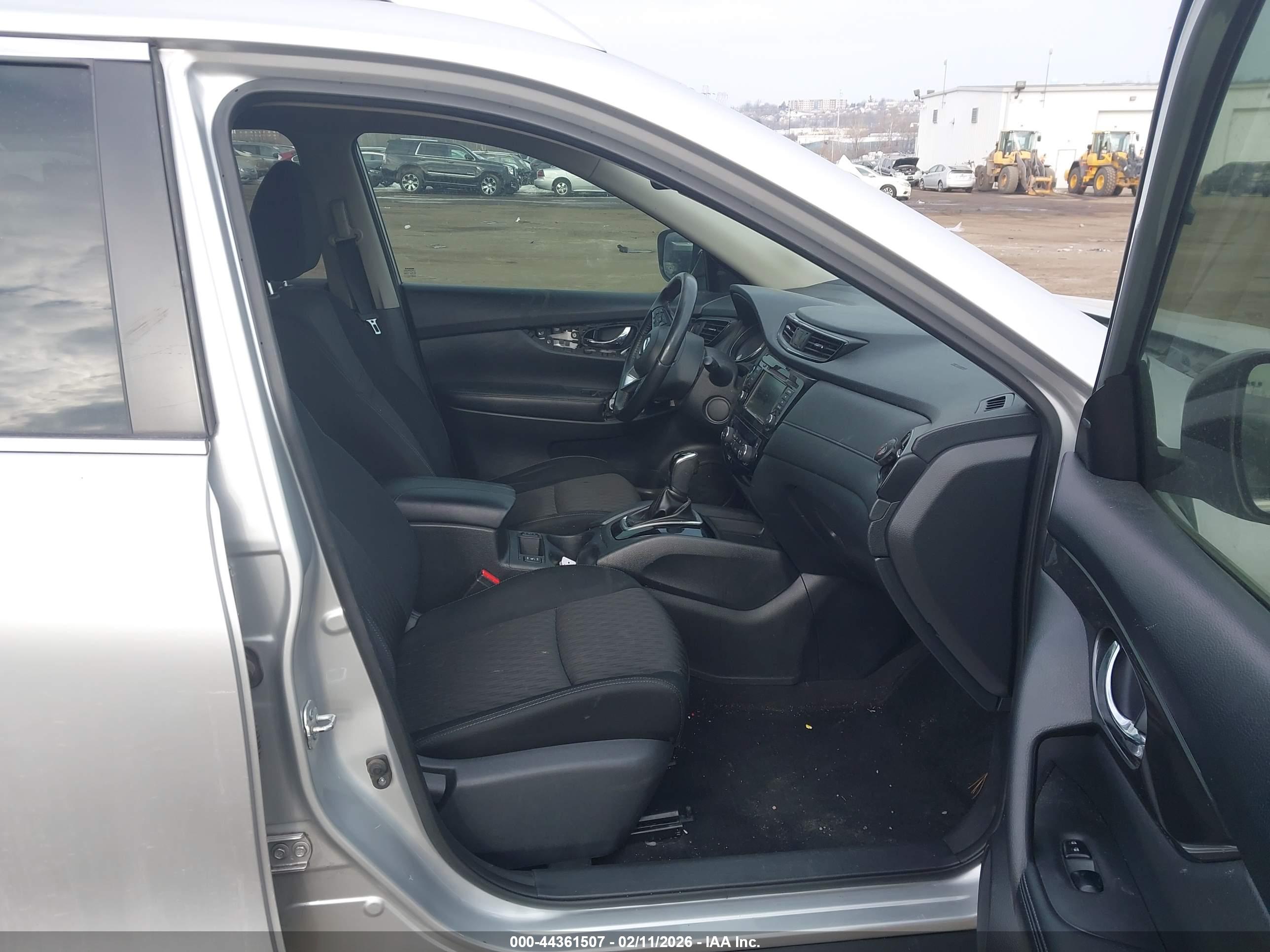 NISSAN ROGUE image 5