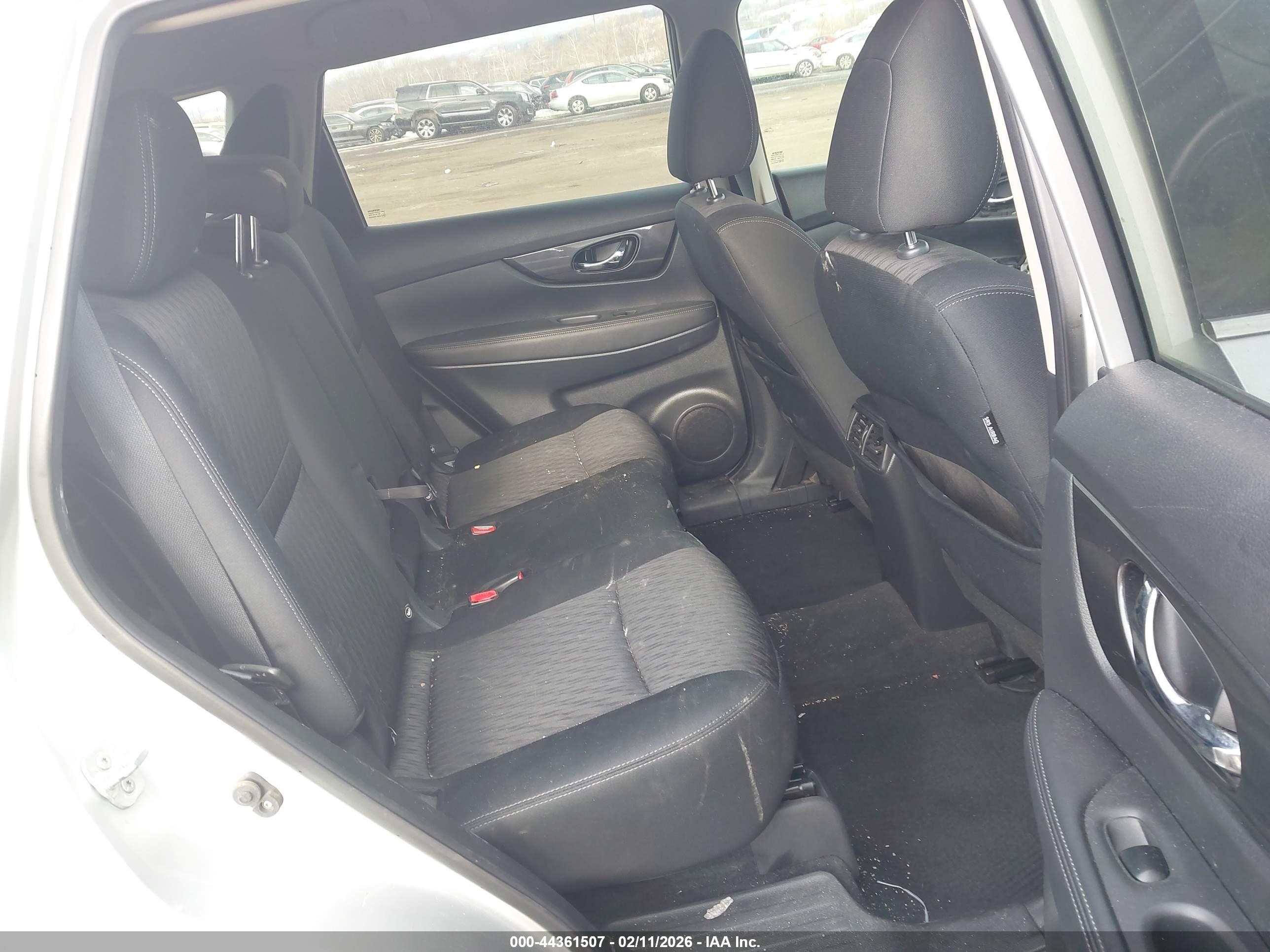 NISSAN ROGUE image 8