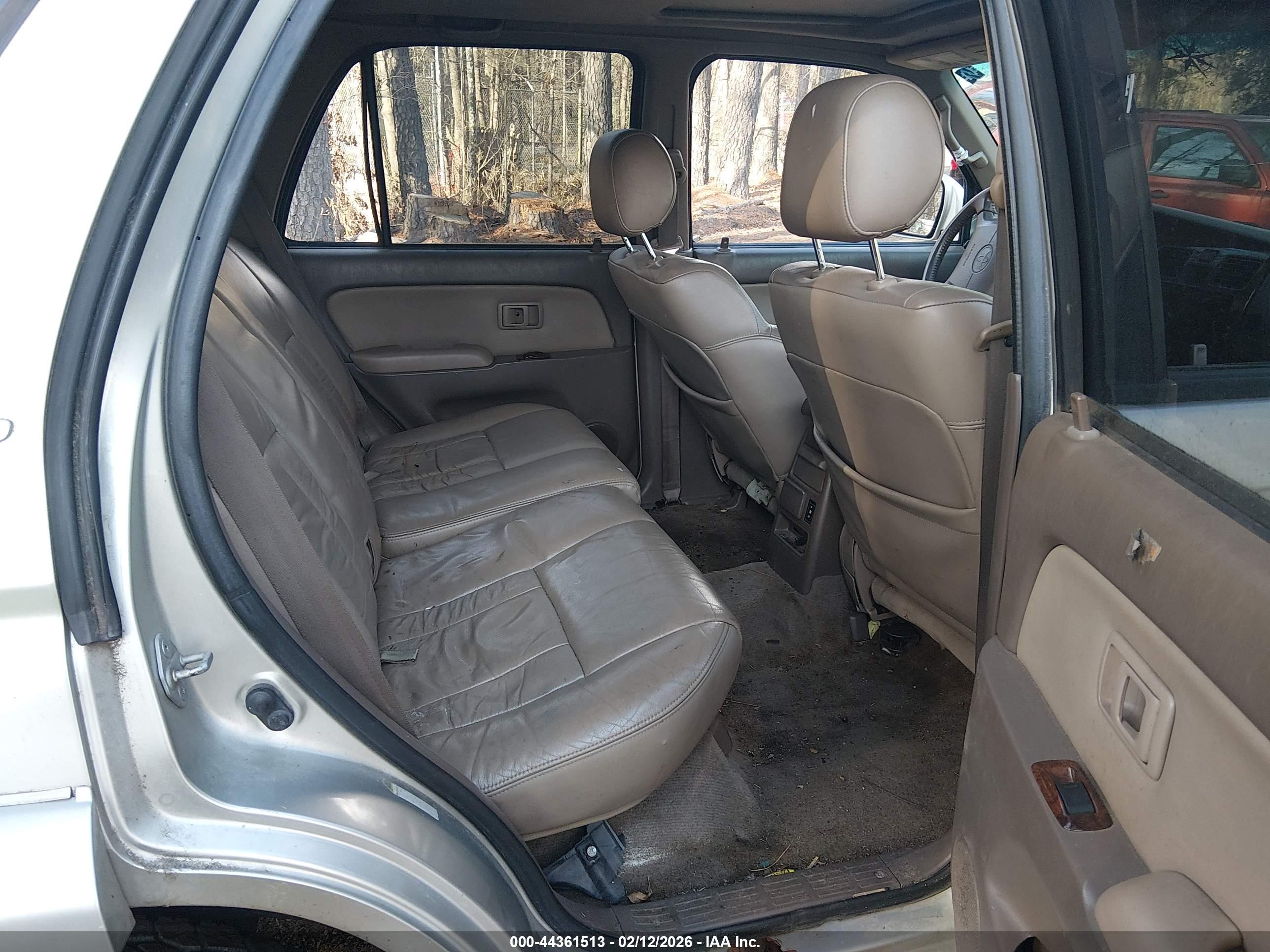 TOYOTA 4RUNNER image 8