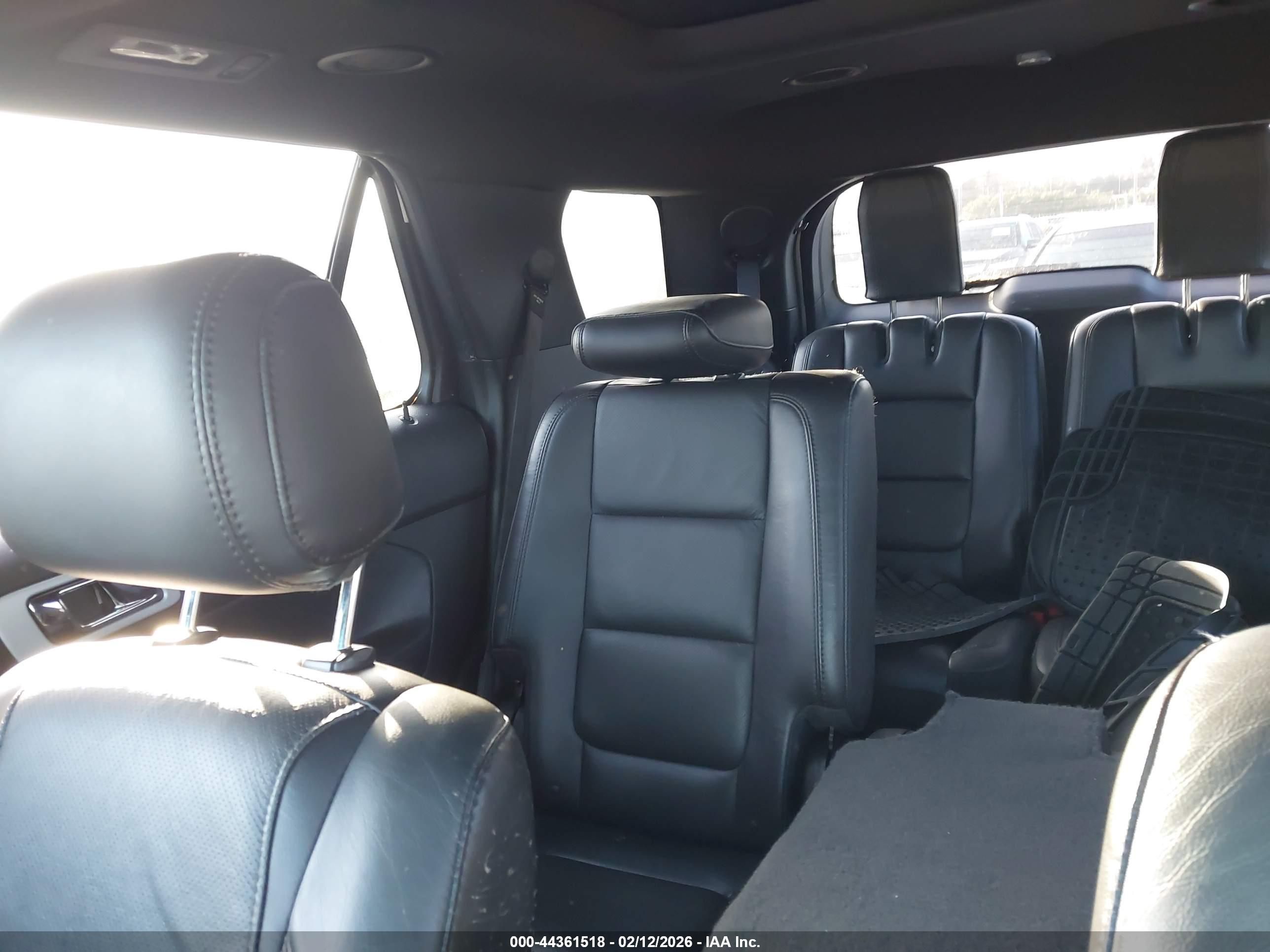 FORD EXPLORER image 8