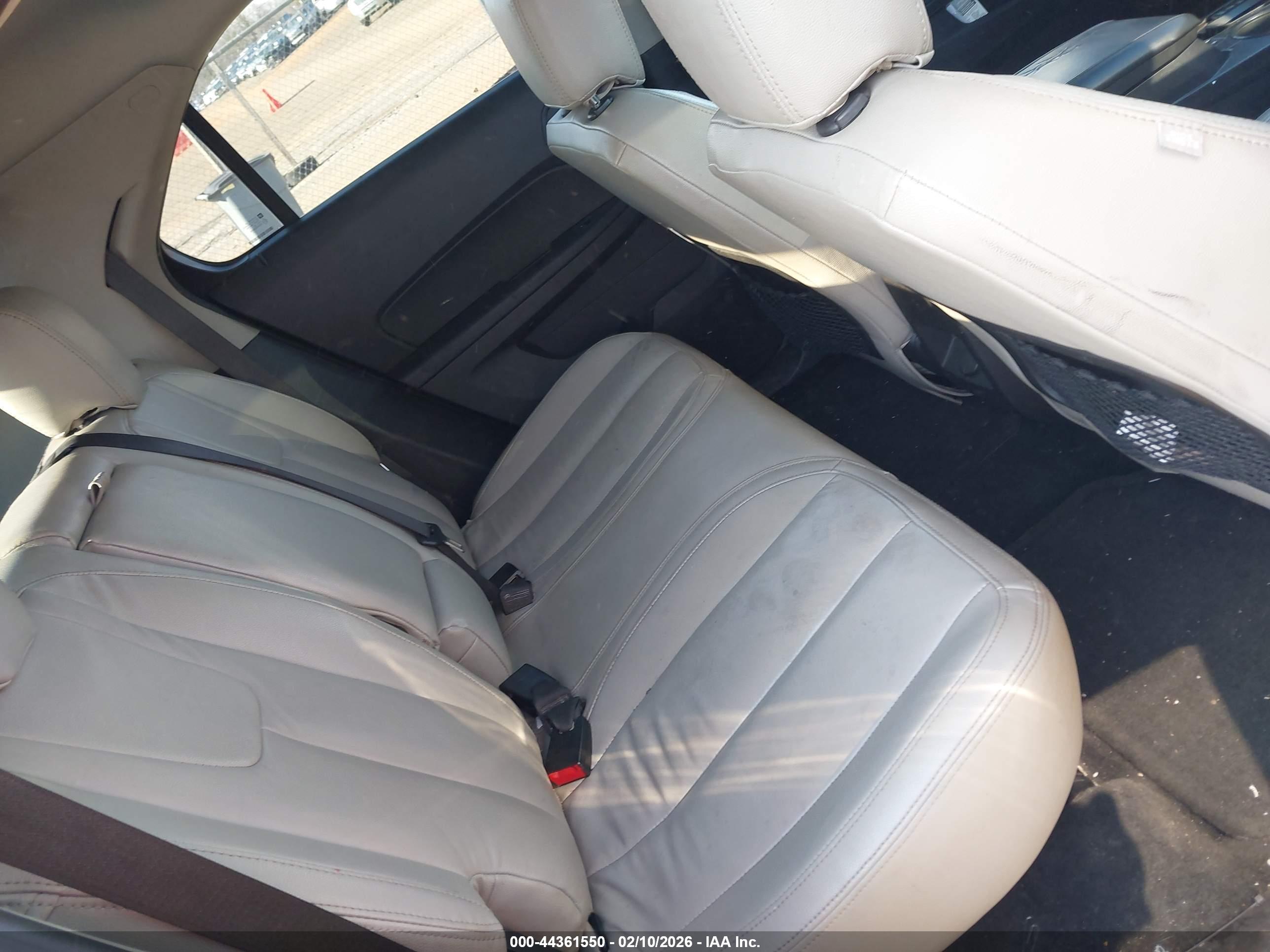 CHEVROLET EQUINOX image 8