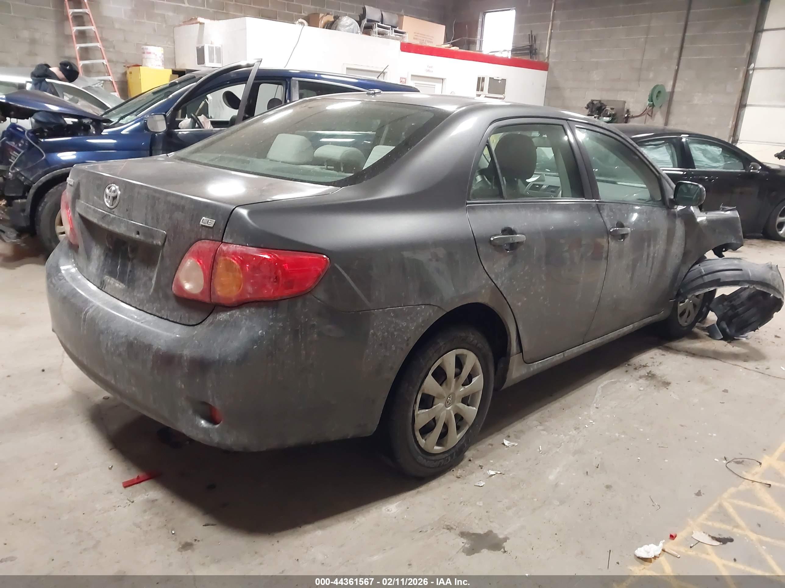 TOYOTA COROLLA image 4