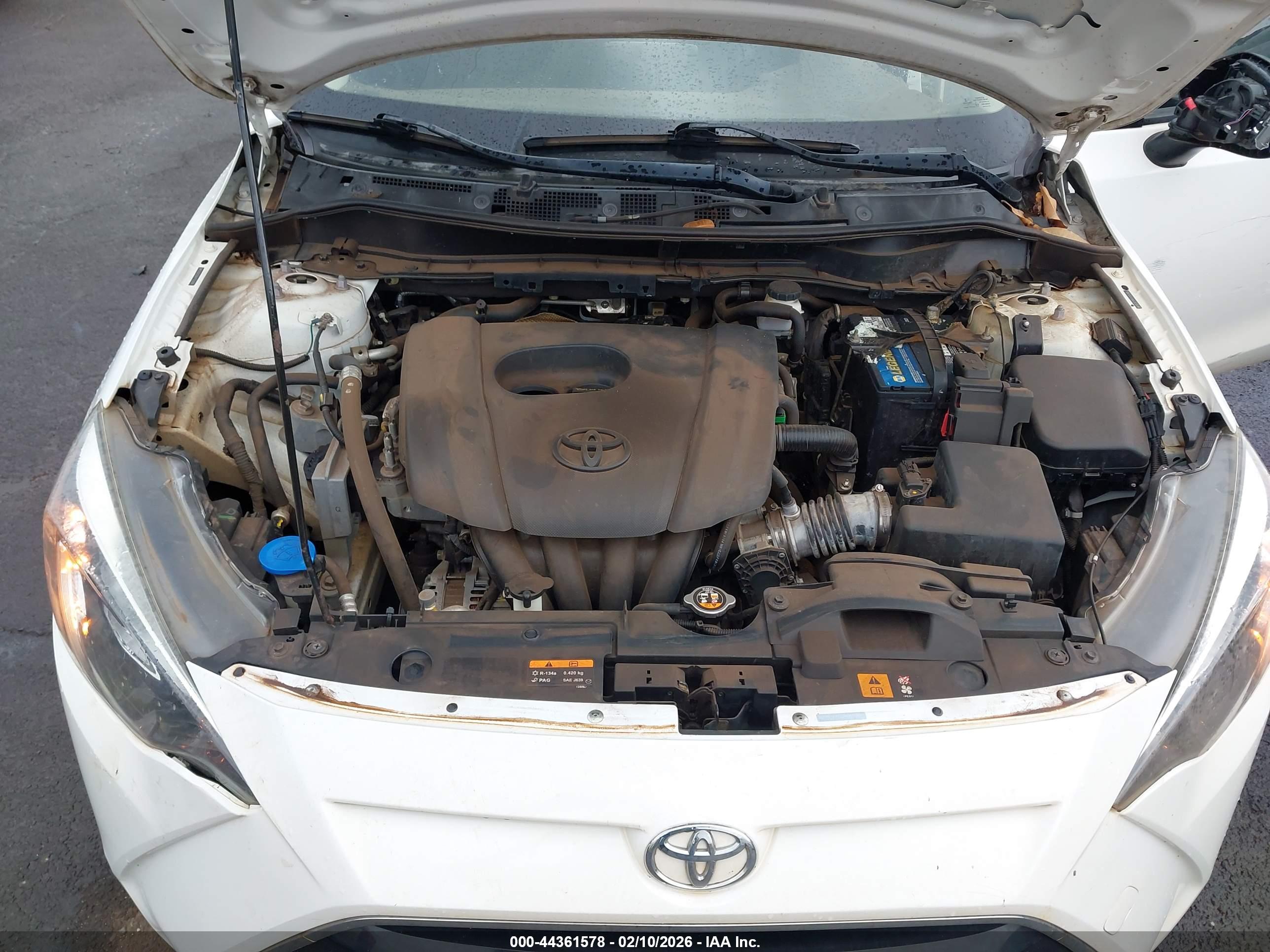 TOYOTA YARIS image 10